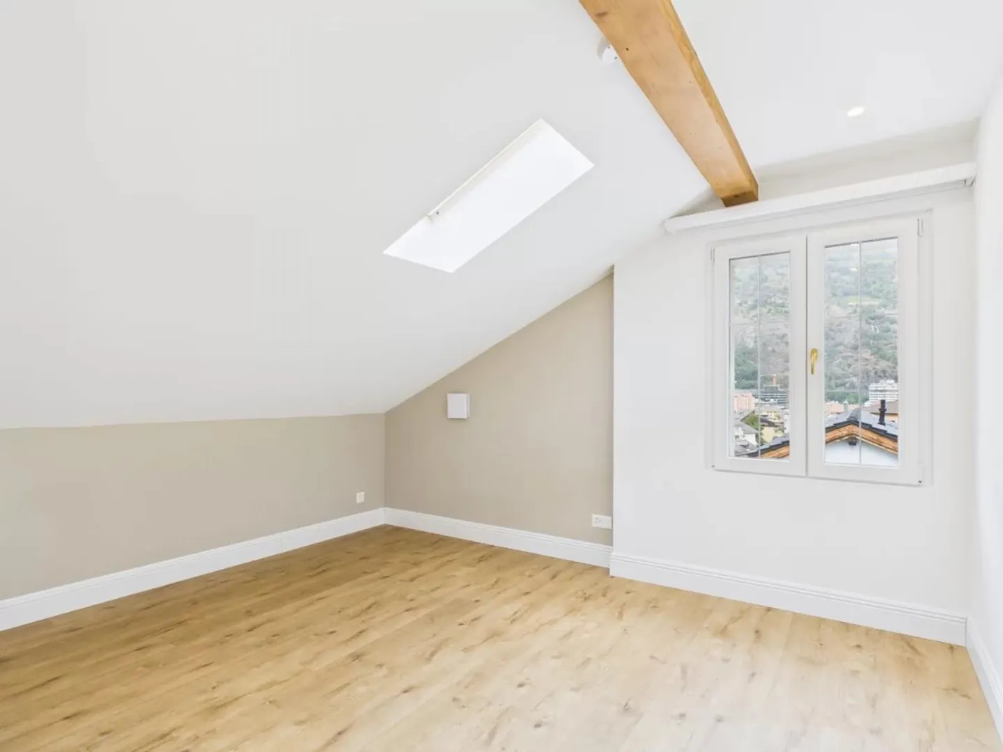 Ansprechende 3.5-Zimmer-Dachwohnung in Brig-Glis - Foto 6 von 9