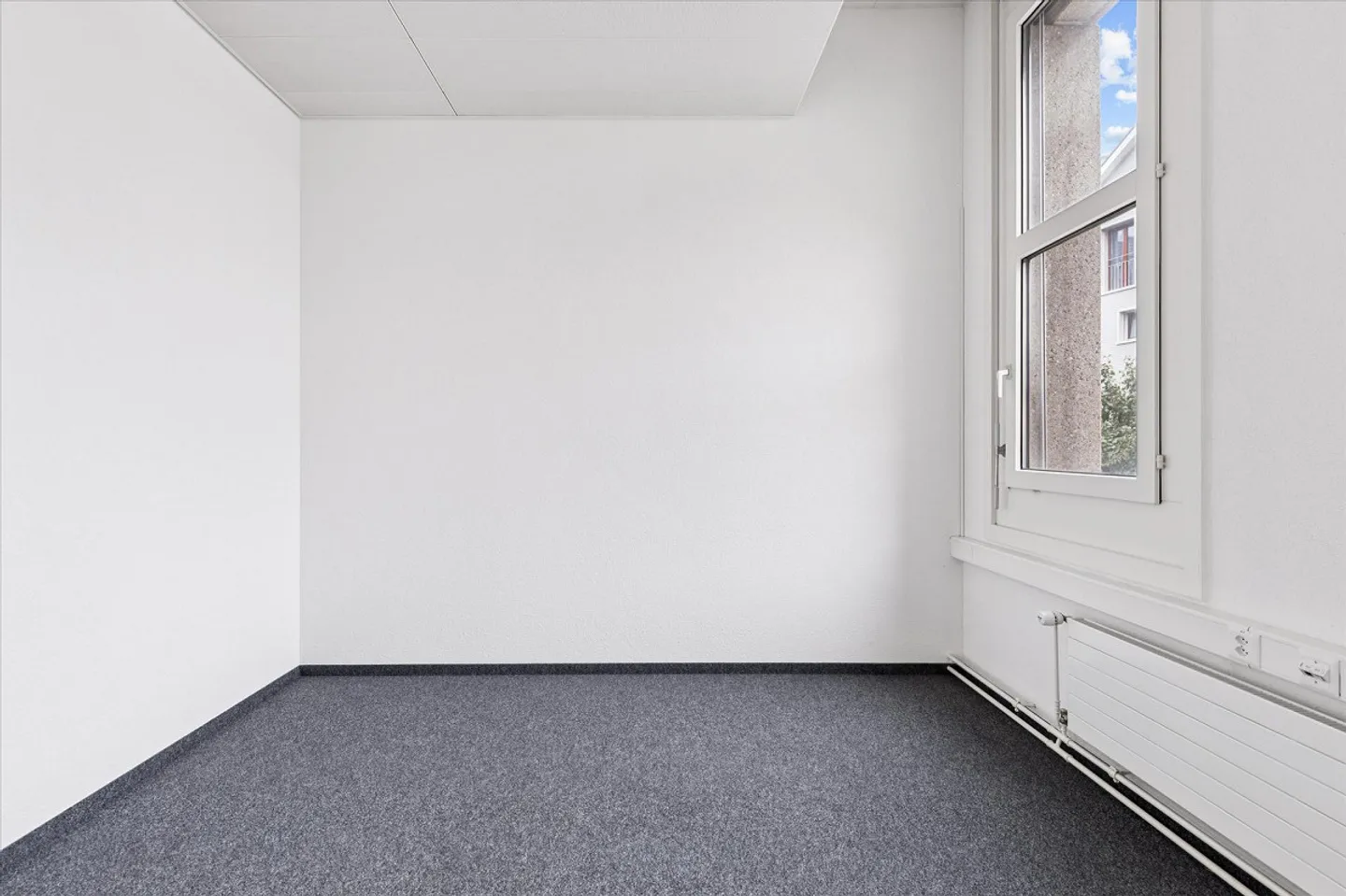 Espace de bureau lumineux au centre de Flawil – 175m² prêt à être occupé - Photo 7 sur 8