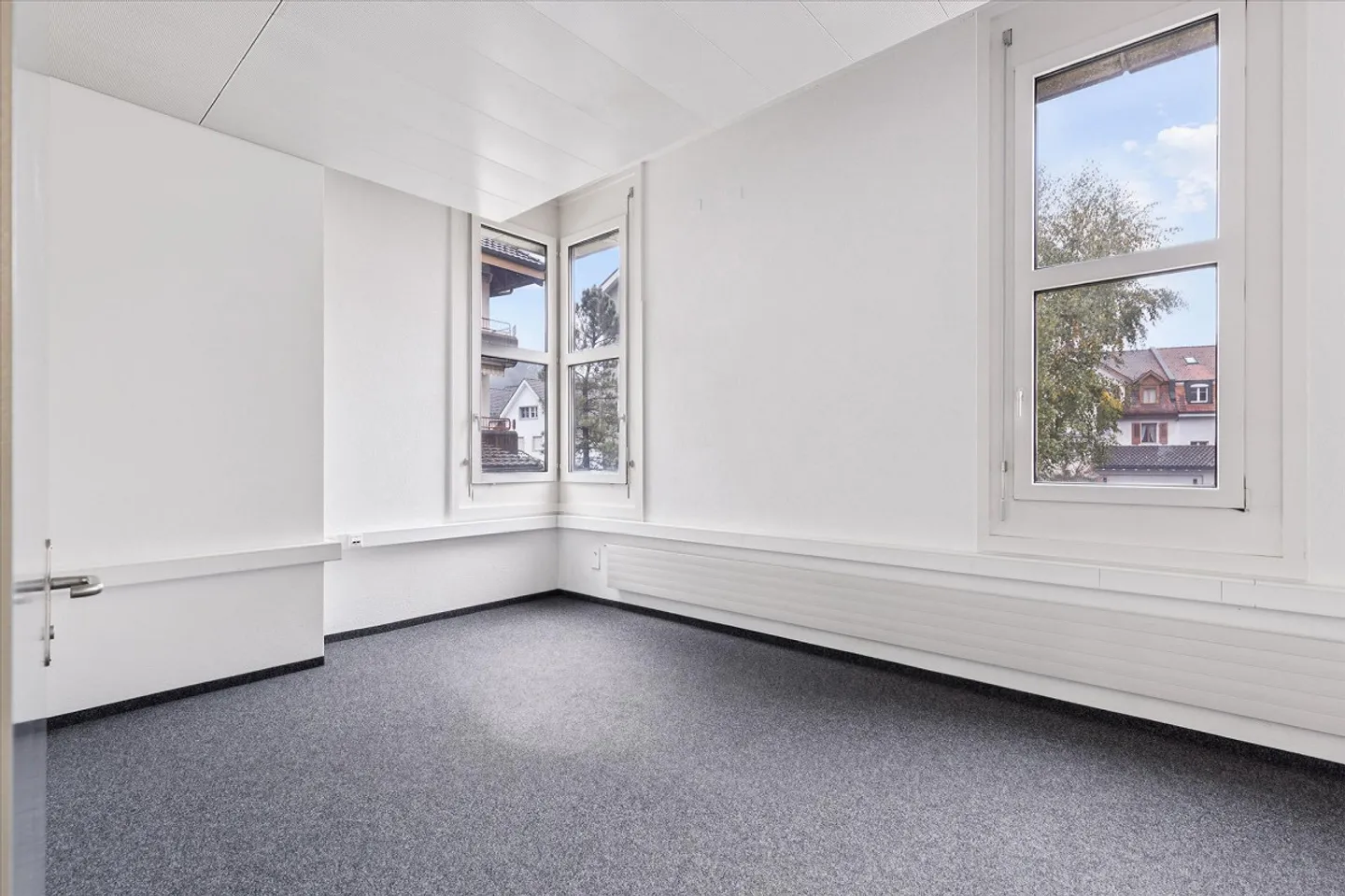 Espace de bureau lumineux au centre de Flawil – 175m² prêt à être occupé - Photo 6 sur 8