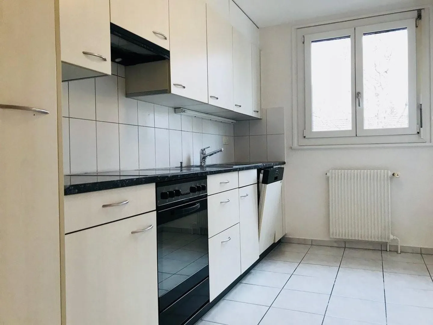 Pretty Attic Apartment - Photo 3 of 8