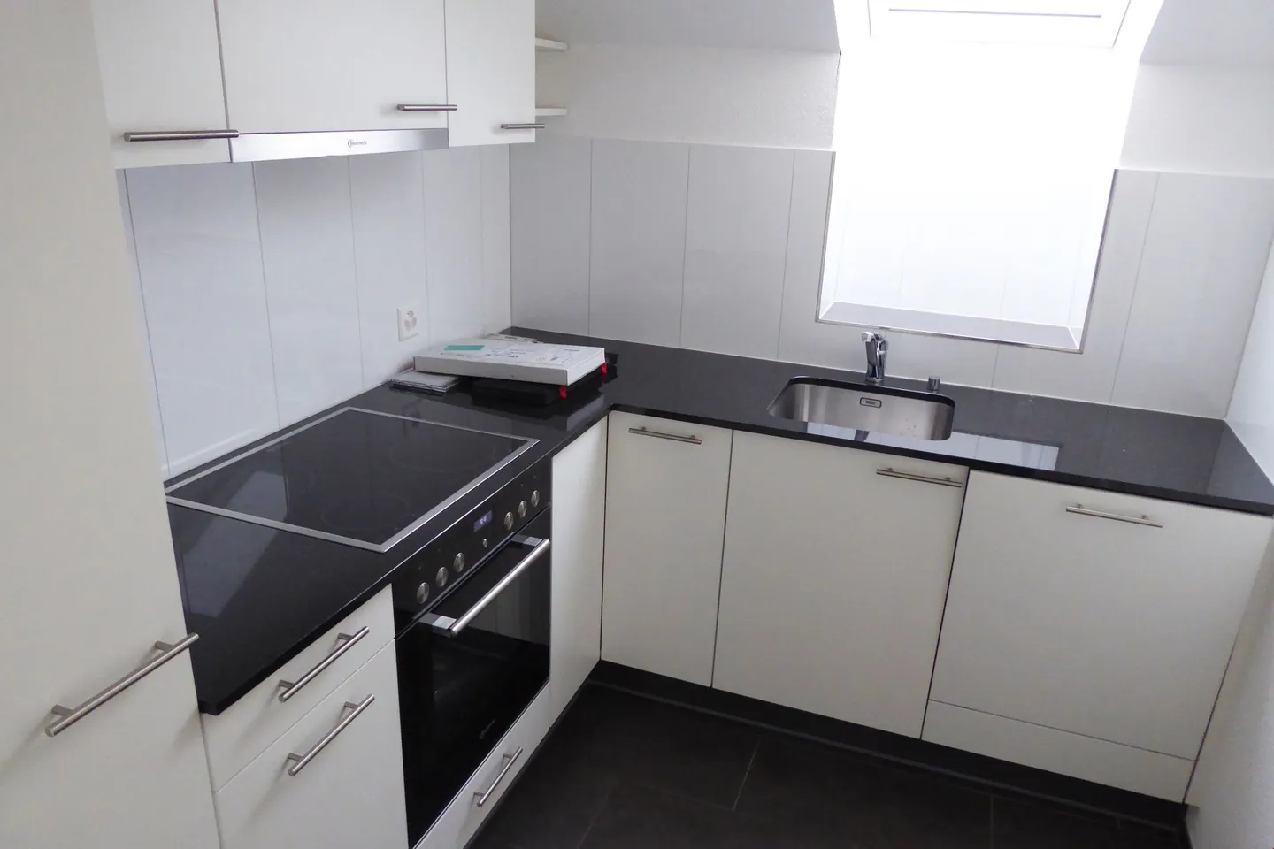 Attractive and beautiful penthouse apartment in a very quiet and preferred location - Photo 3 of 14