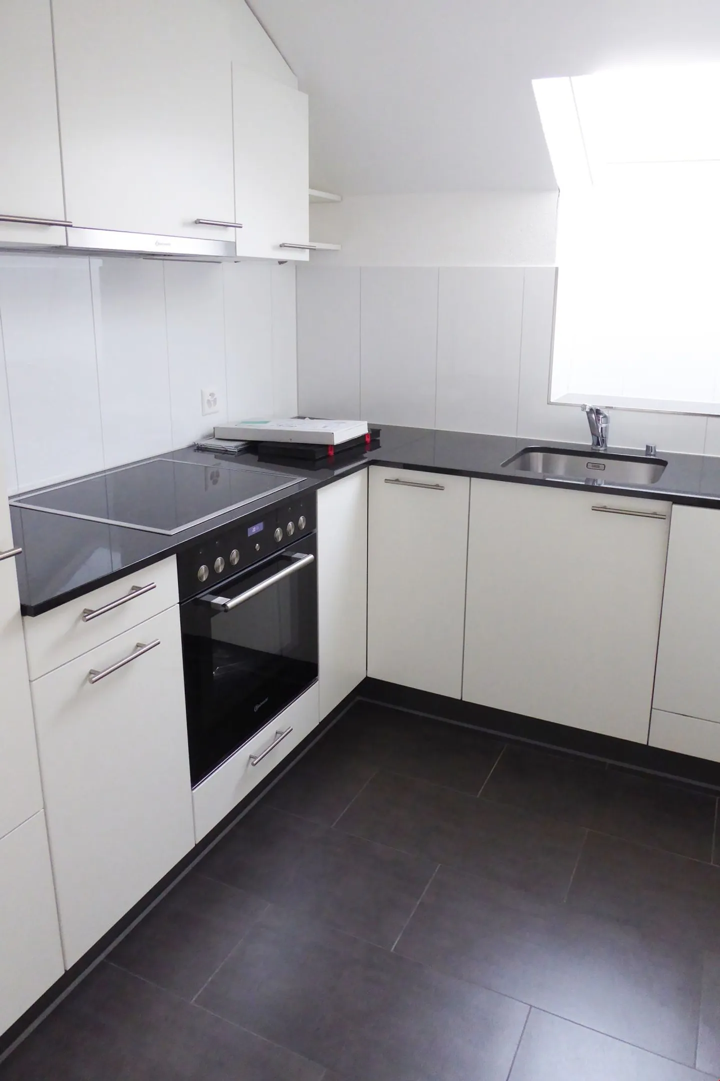 Attractive and beautiful penthouse apartment in a very quiet and preferred location - Photo 4 of 14