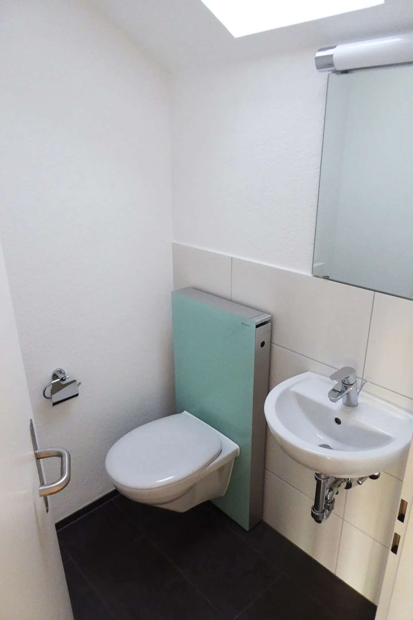 Attractive and beautiful penthouse apartment in a very quiet and preferred location - Photo 10 of 14