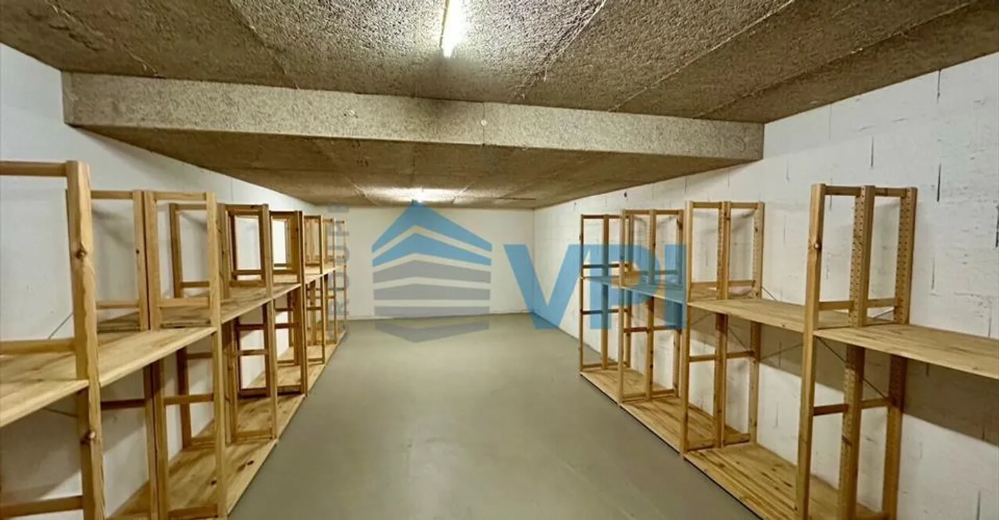 Office space for rent - Photo 4 of 13