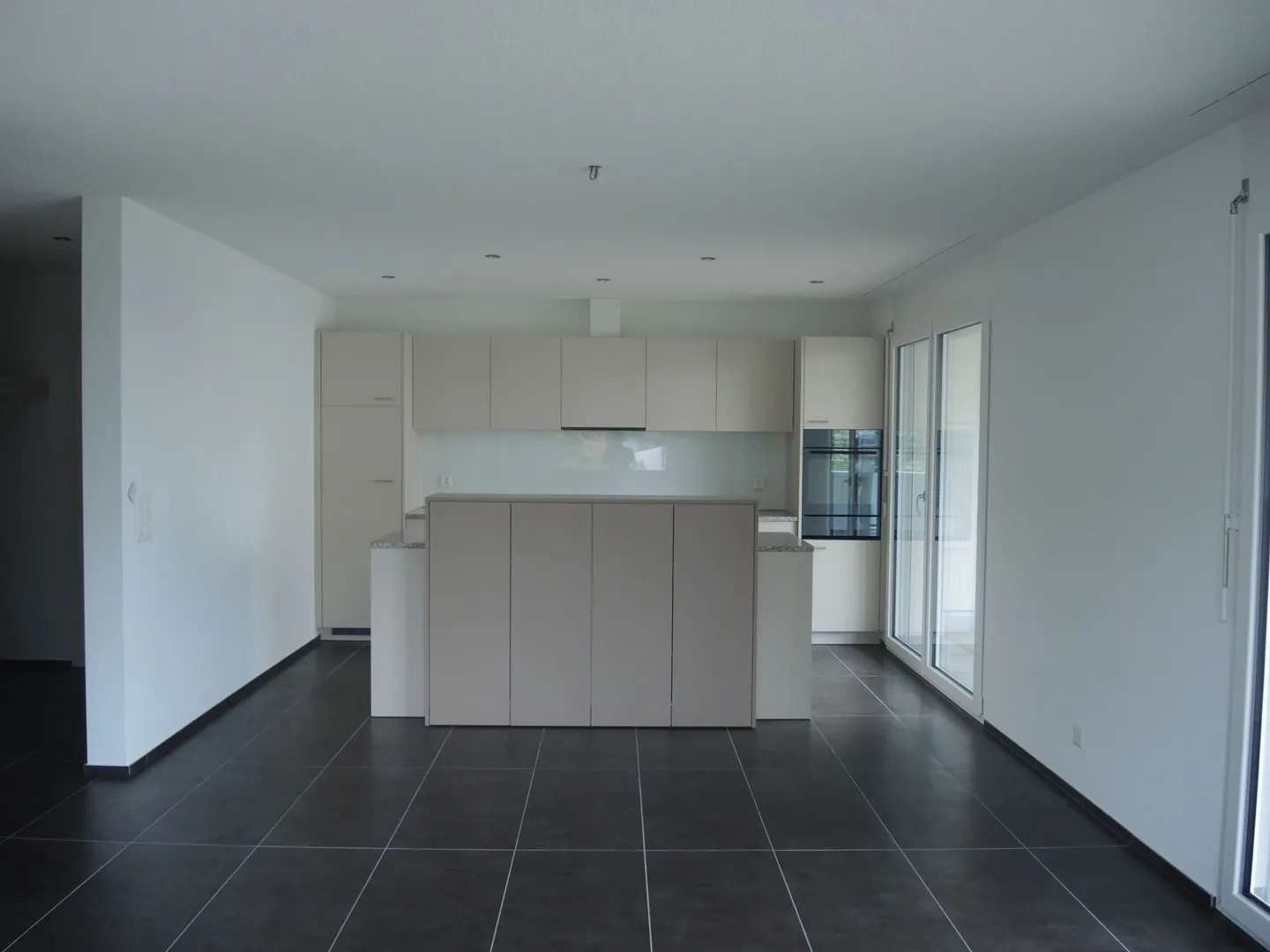 Appartamento giardino attraente di 3,5 stanze - Foto 2 di 9