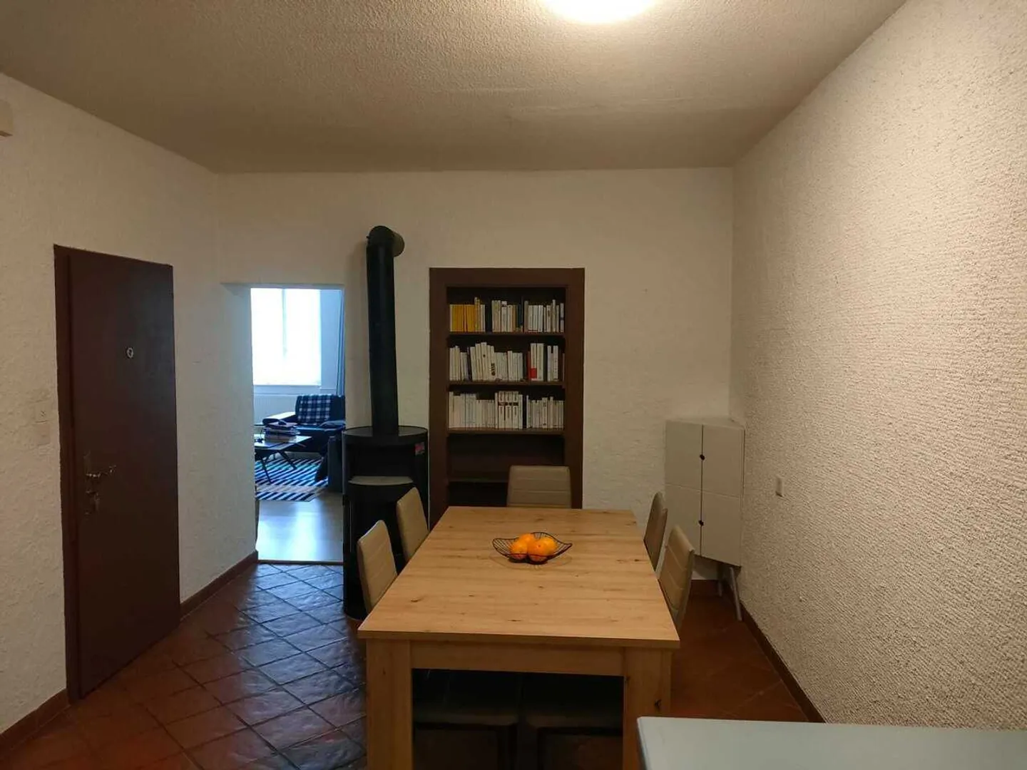 2,5-Zimmer-Wohnung mit Ofen und Kamin - Foto 6 von 11