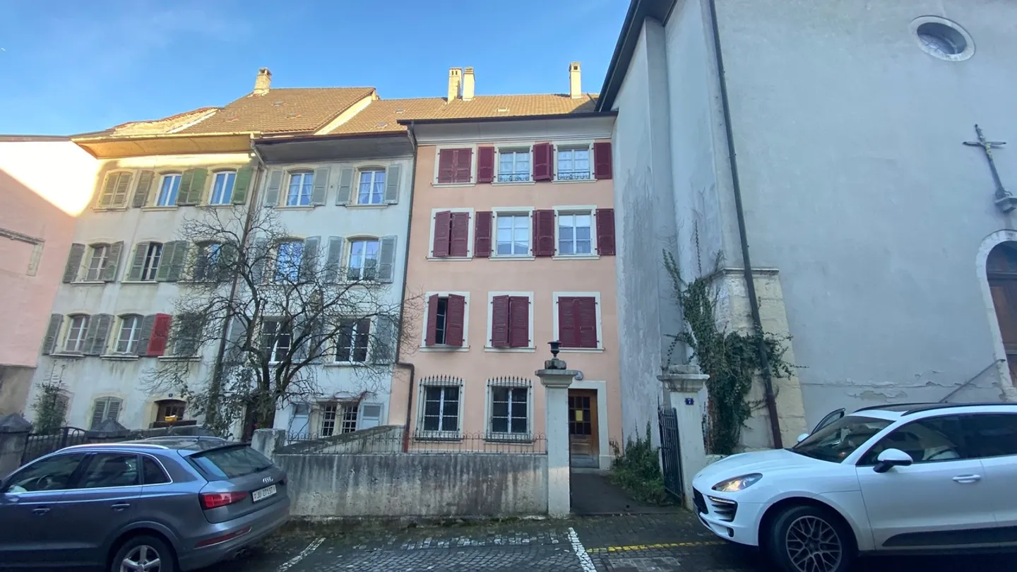 2,5-Zimmer-Wohnung mit Ofen und Kamin - Foto 1 von 11