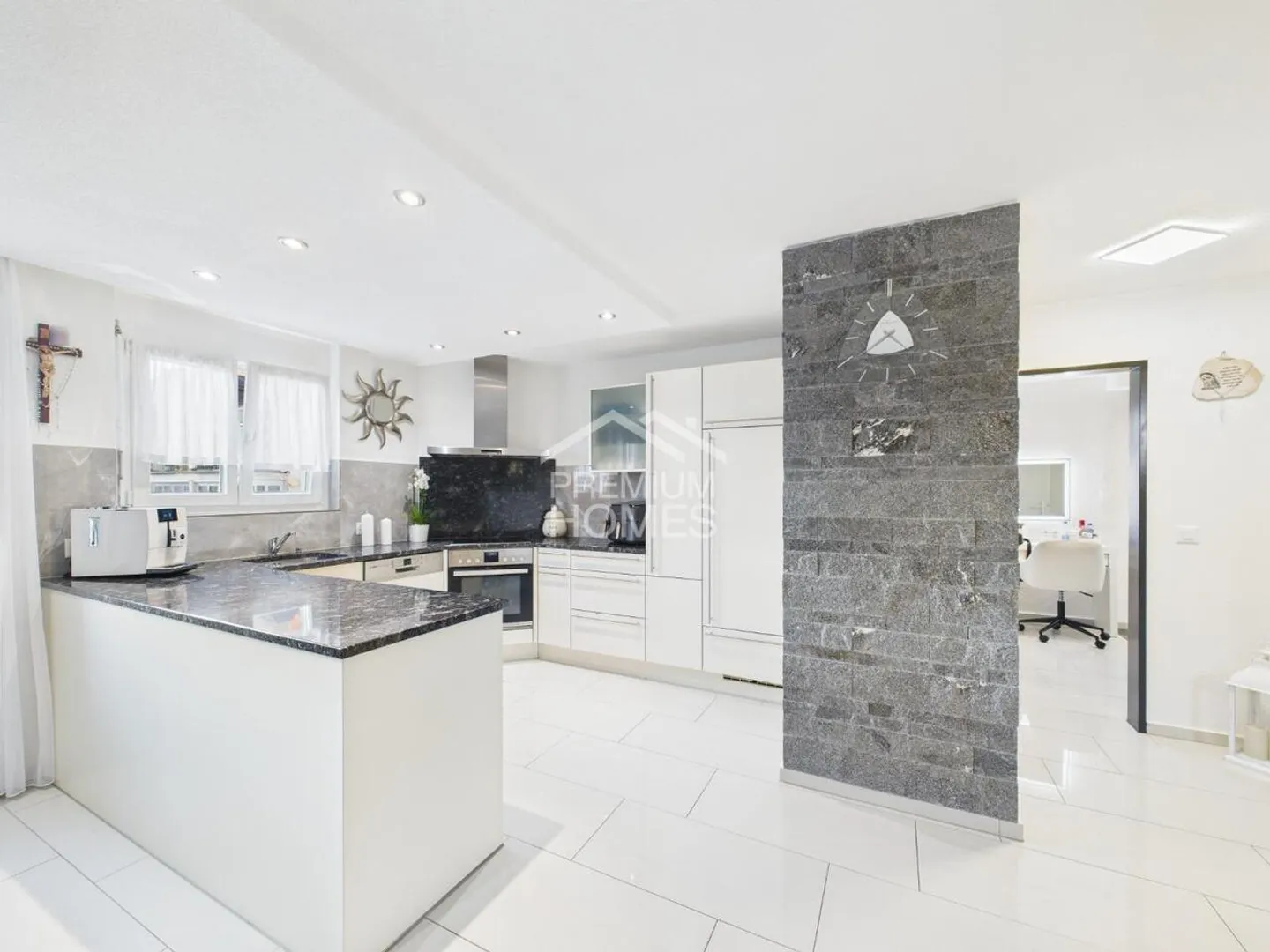 Gioiello residenziale con fascino e classe - Foto 2 di 9