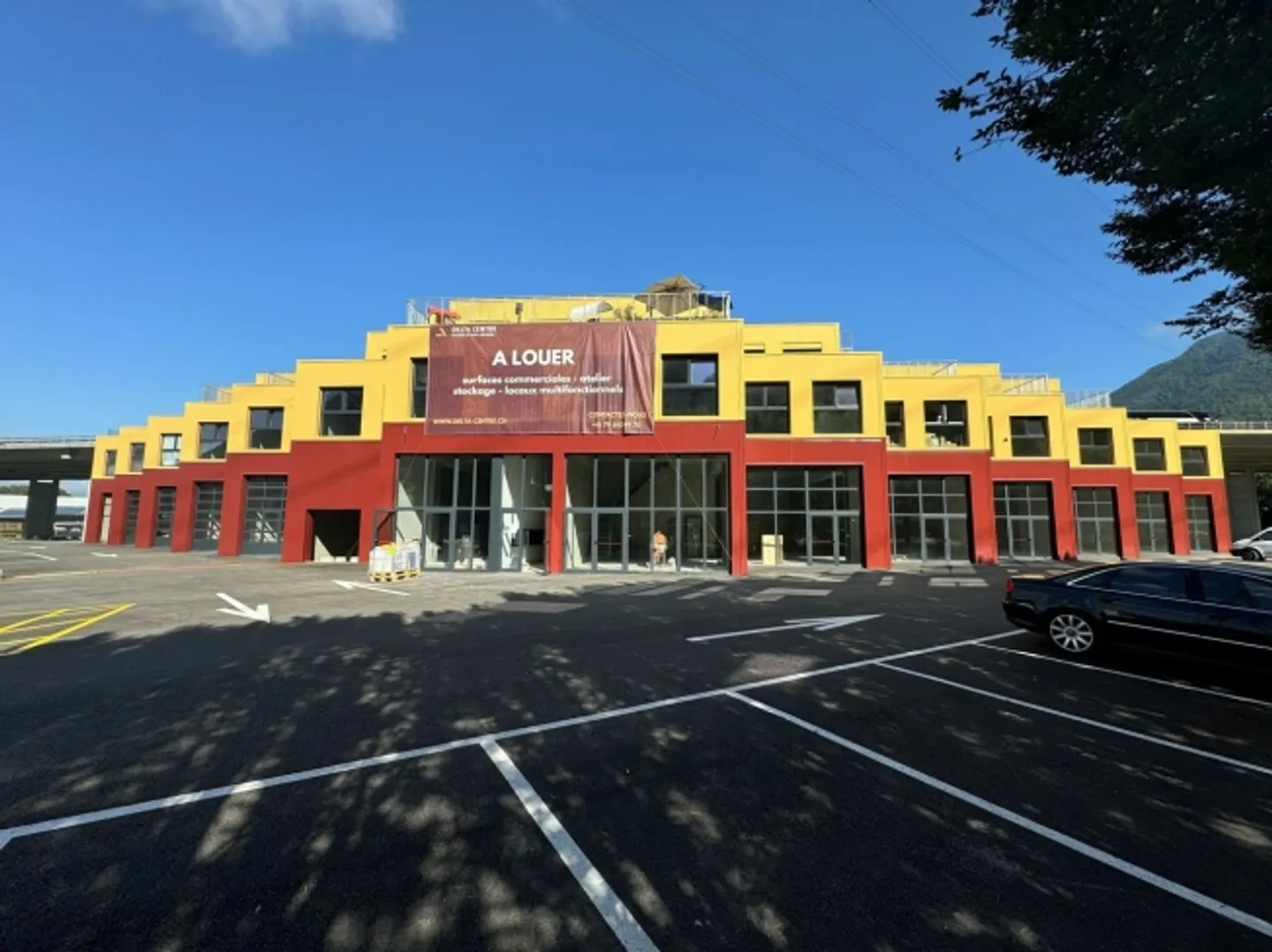 NOUVEAUX locaux/bureaux à louer - Zone industrielle de Villeneuve - Photo 4 sur 5