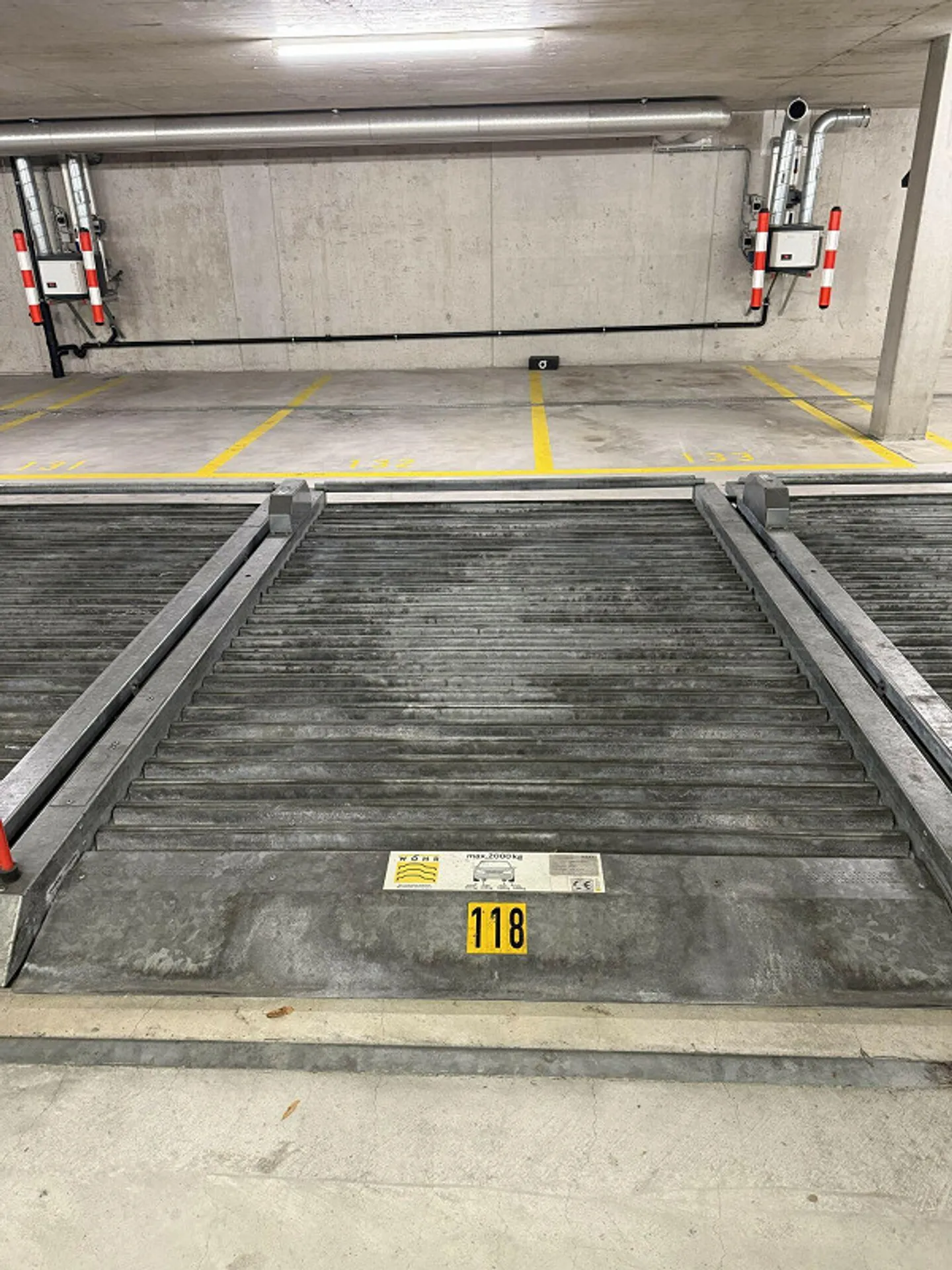 Places de parking dans un emplacement central à Zurich Altstetten - Photo 2 sur 4