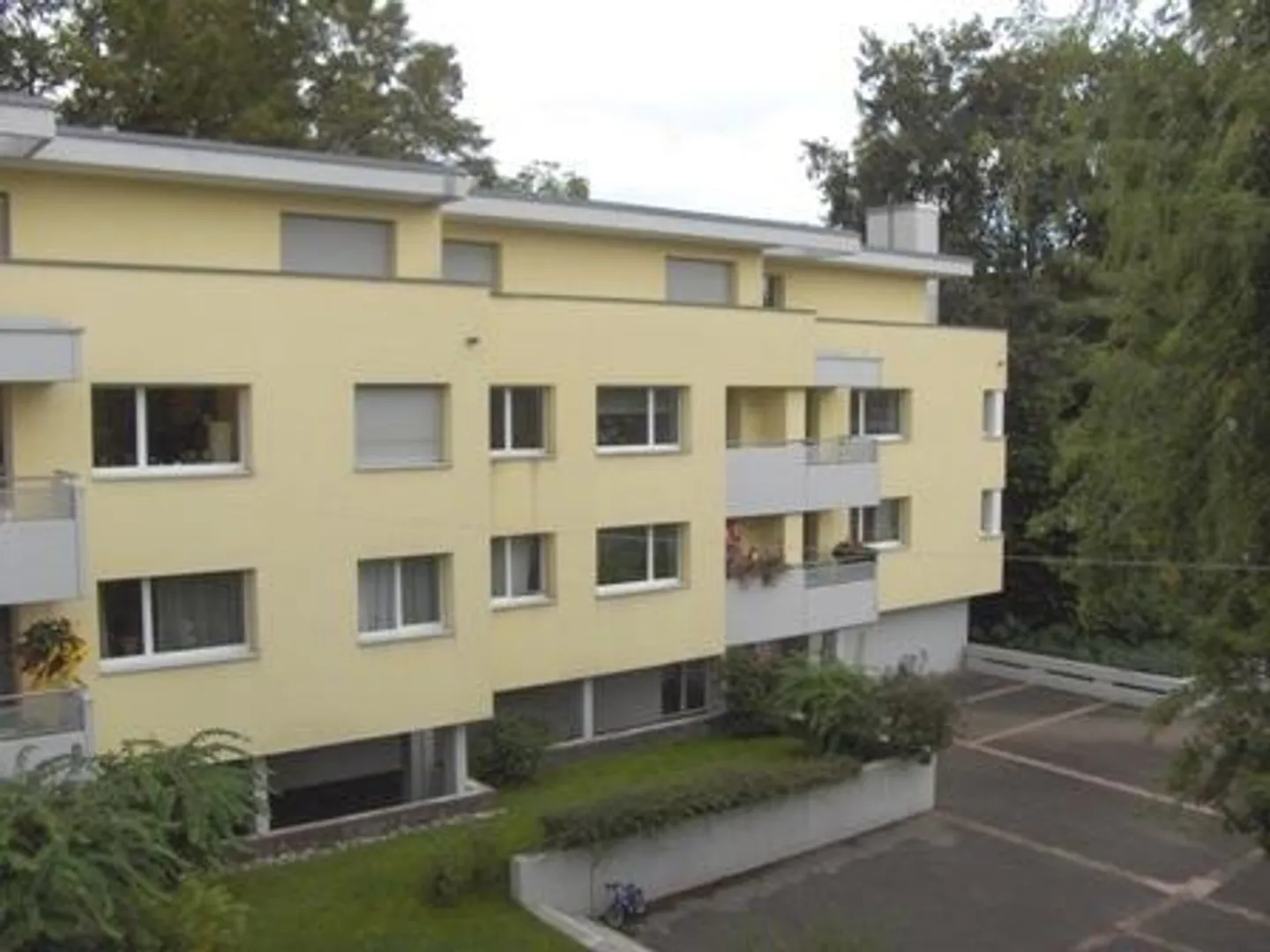 Parking spaces in the center of Riehen - Photo 1 of 1