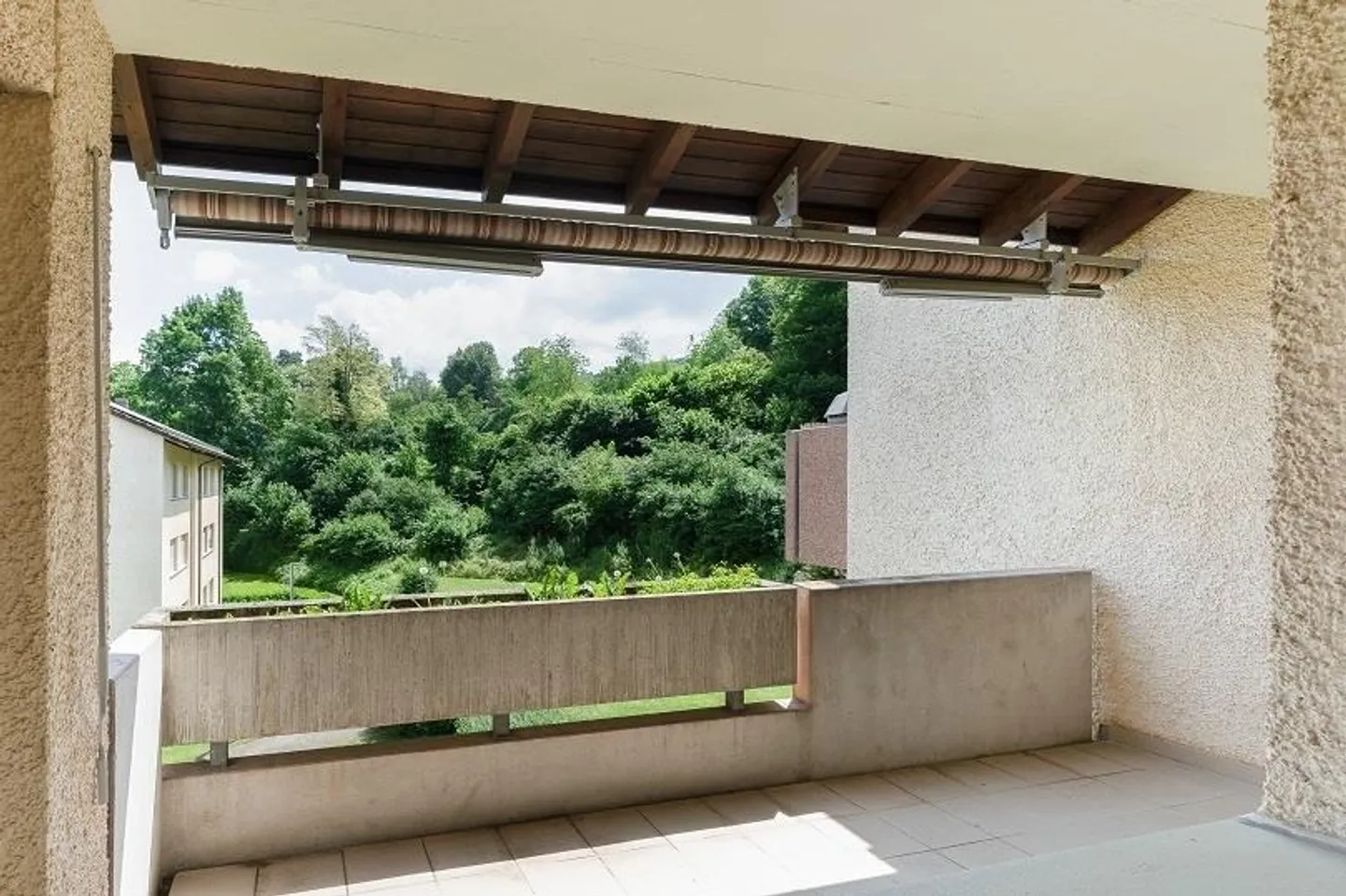 Balcony with evening sun, 2 bathrooms (1x bath, 1x shower) - Photo 3 of 10