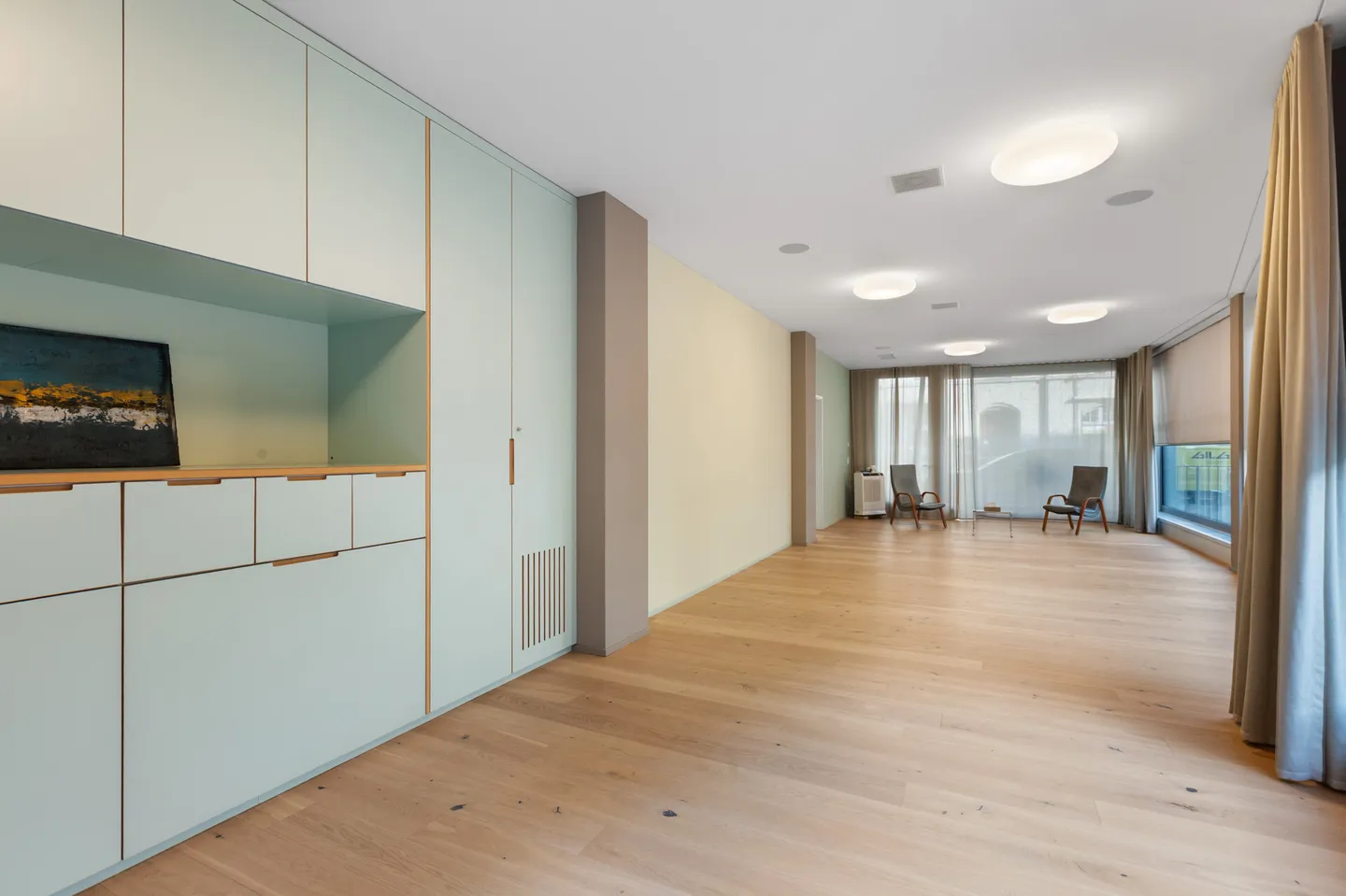 Unique Opportunity: Generous Commercial Space in the Heart of Wiedikon - Photo 6 of 25