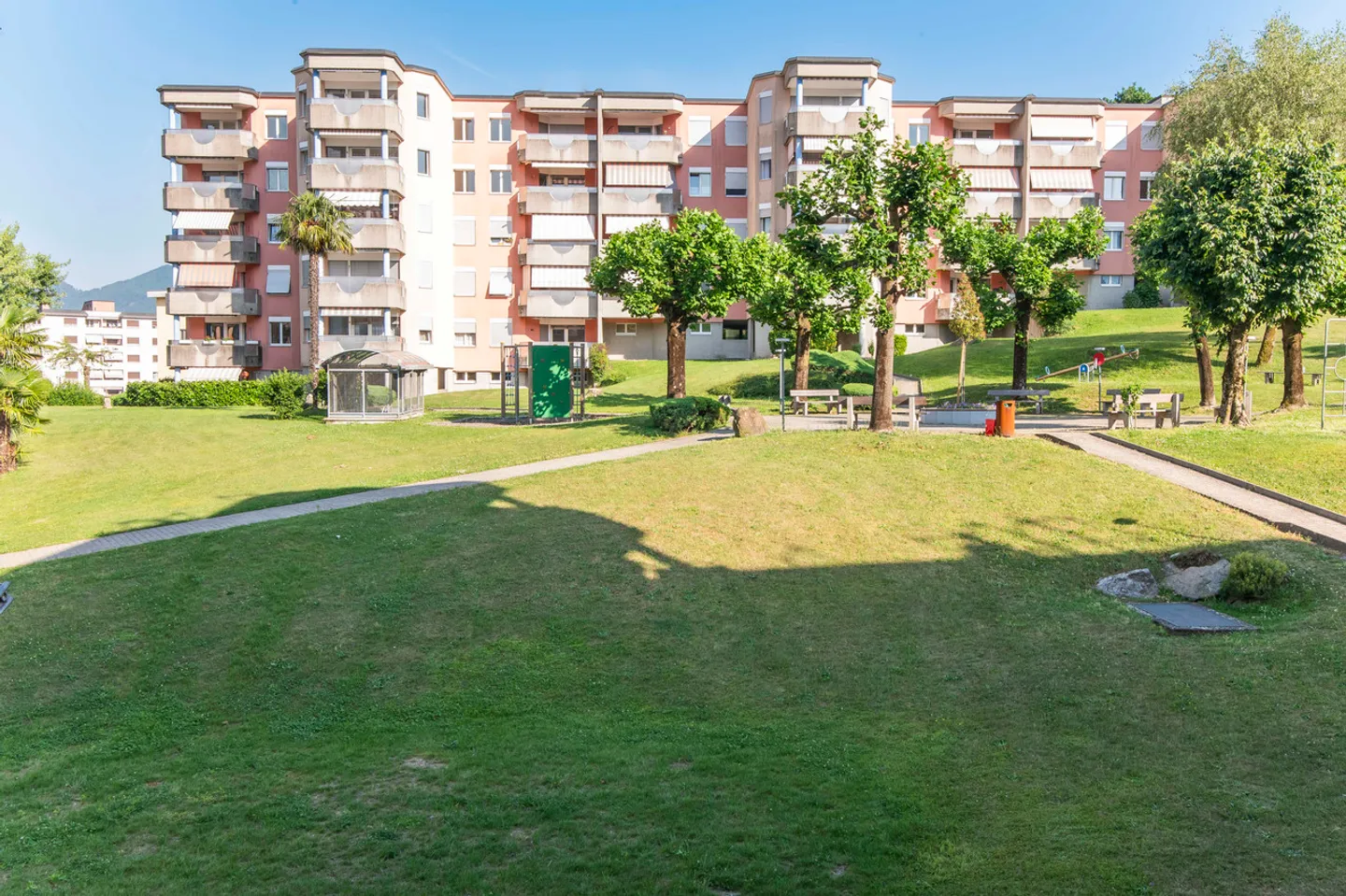 Appartement exclusif de 3,5 pièces à Breganzona, rénové avec des équipements de haute qualité - Photo 1 sur 11