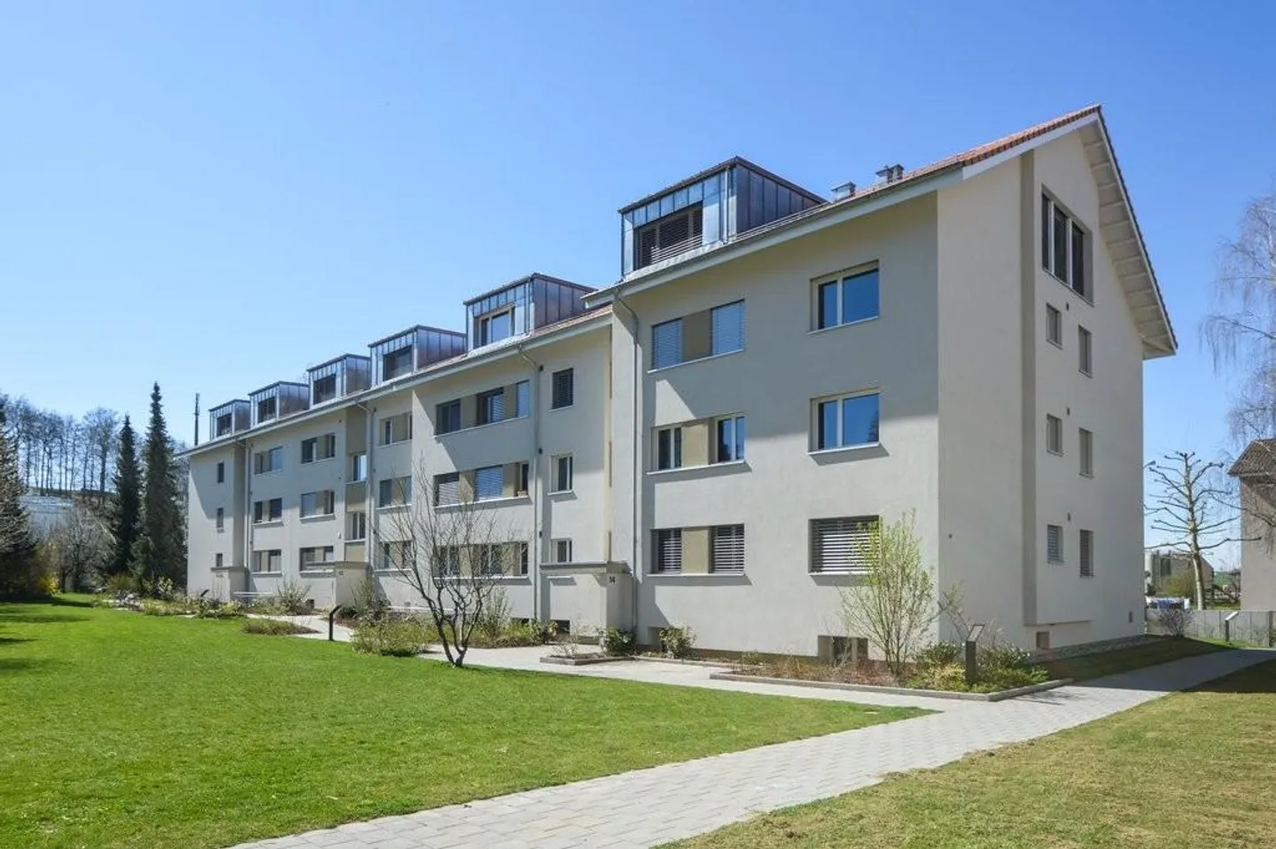 APPARTAMENTO RISTRUTTURATO CON 4 STANZE A SCHLIERN - Foto 1 di 11