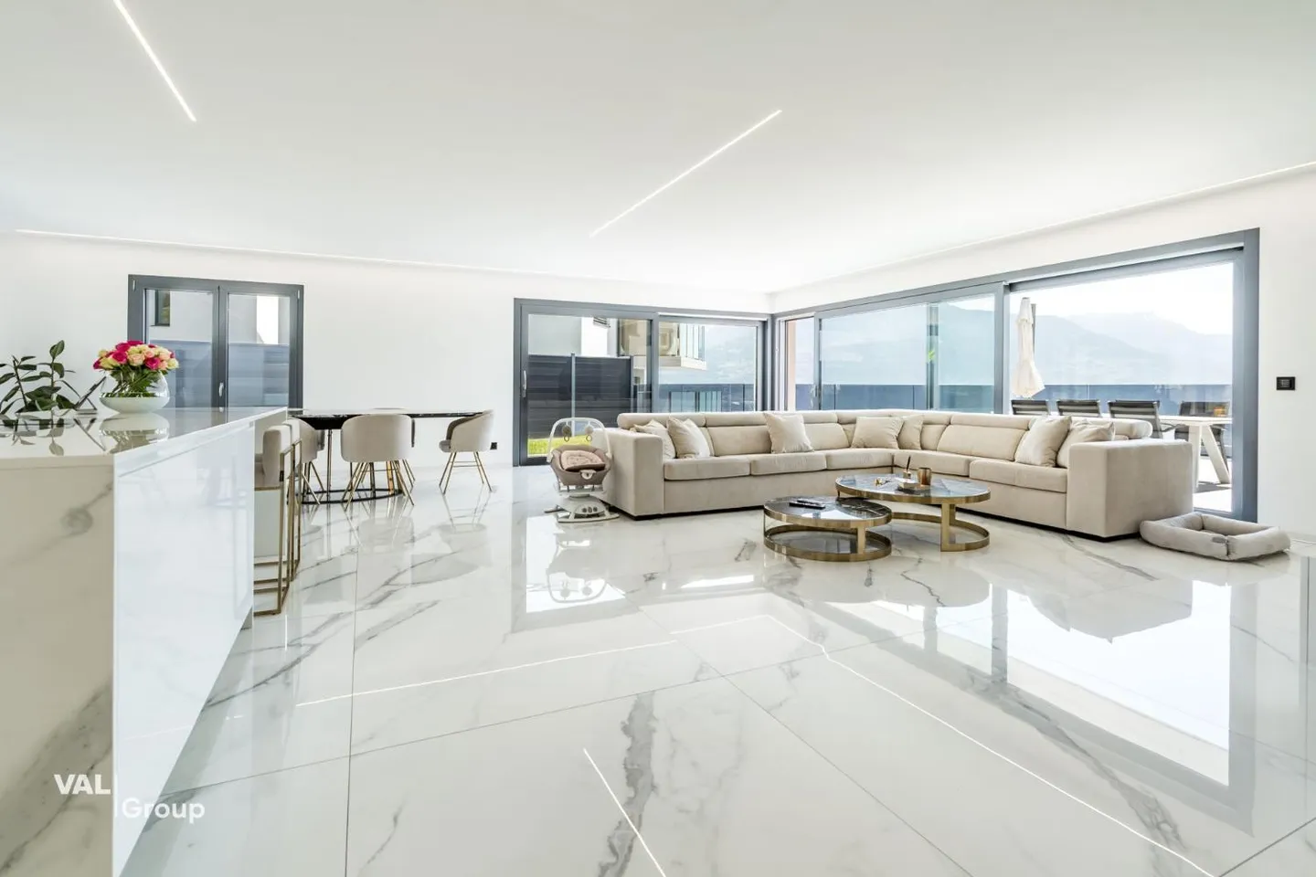 Prestigious villa in Savièse overlooking the Rhône Valley - Photo 1 of 13