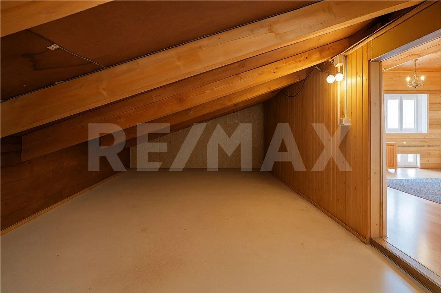 Appartement sous les combles de 2,5 pièces avec vue sur le lac - pour résidence principale ou location à long terme - Photo 9 sur 13