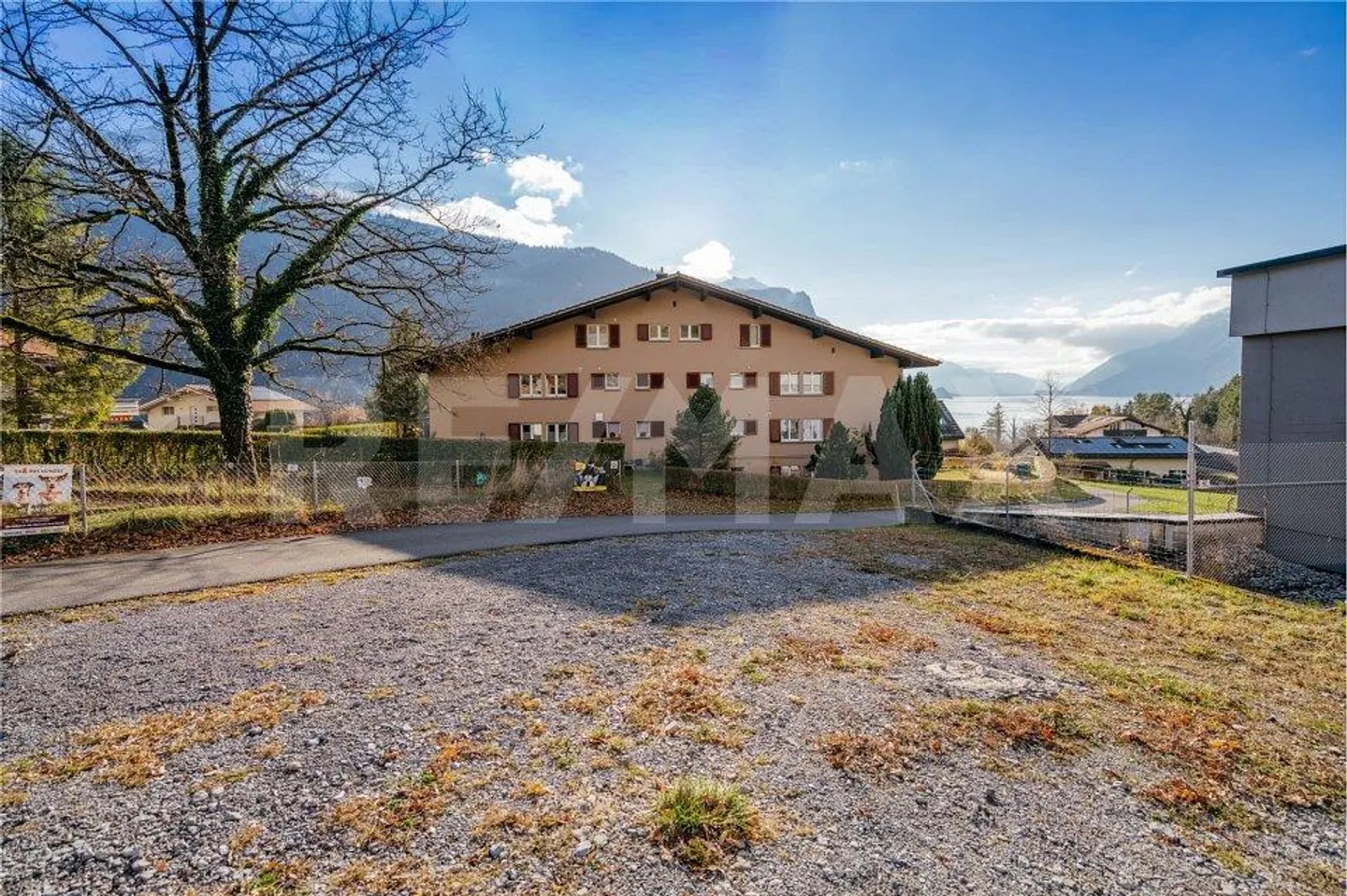 Appartement sous les combles de 2,5 pièces avec vue sur le lac - pour résidence principale ou location à long terme - Photo 11 sur 13