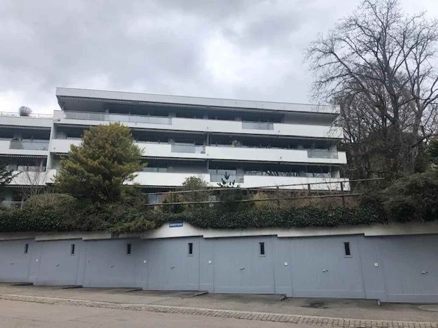 Spacious 5.5-room apartment in an attractive location on Zürichberg - Photo 1 of 10