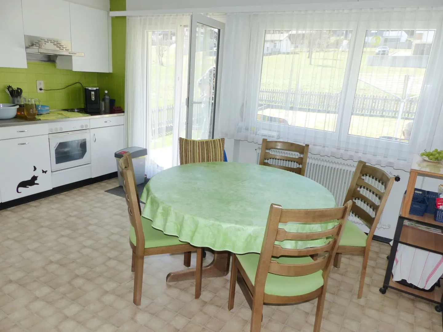 Large 9-room single-family house with great potential in a dream location - Photo 3 of 16