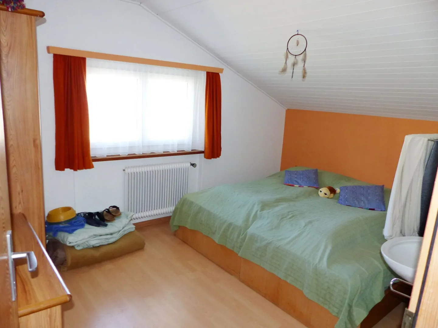 Large 9-room single-family house with great potential in a dream location - Photo 8 of 16