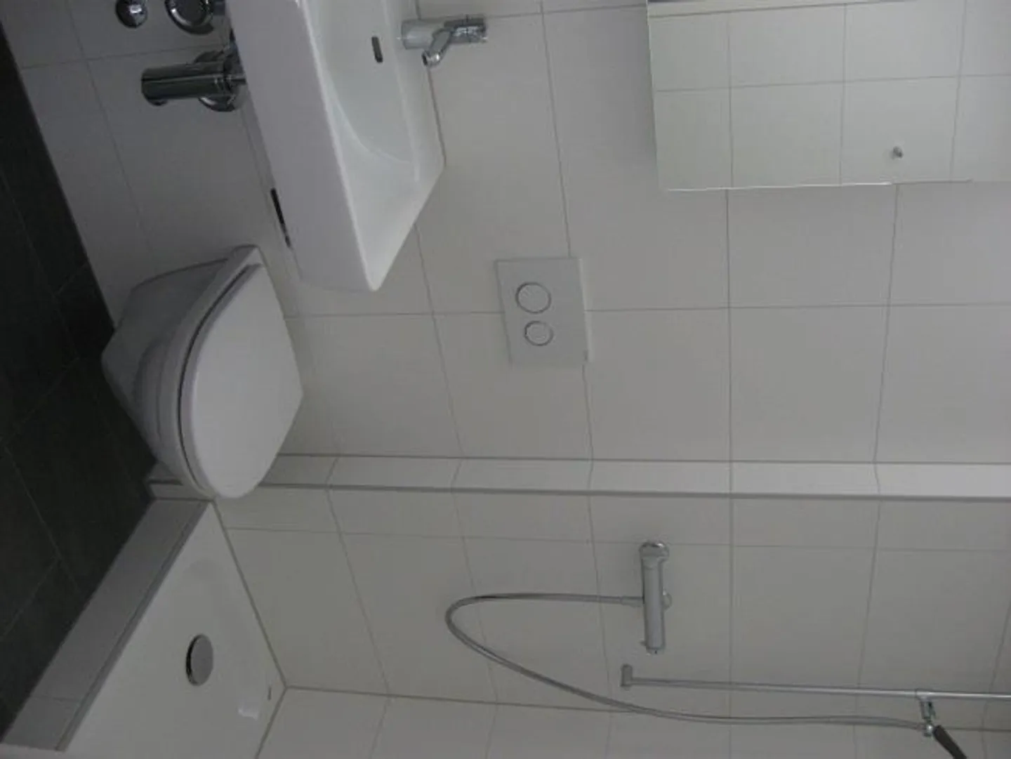 Modernes Apartment mit Balkon - Foto 8 von 9