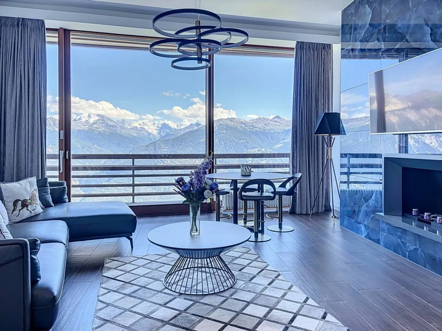 Luxuswohnungen in Crans-Montana - Foto 1 von 11
