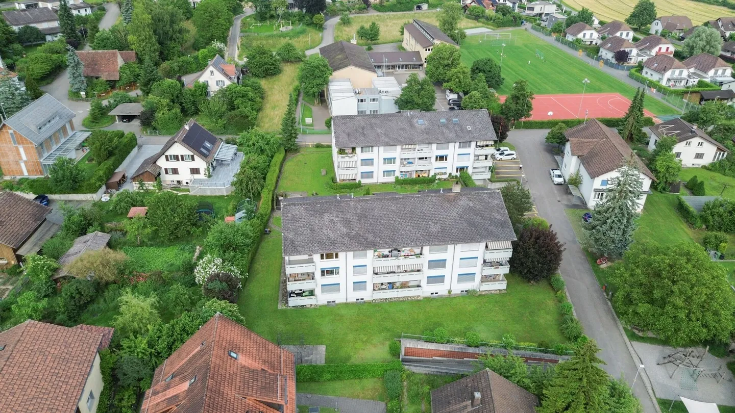 Nuovo comfort abitativo nel verde - Appartamento di 4,5 stanze con potenziale - Foto 12 di 14
