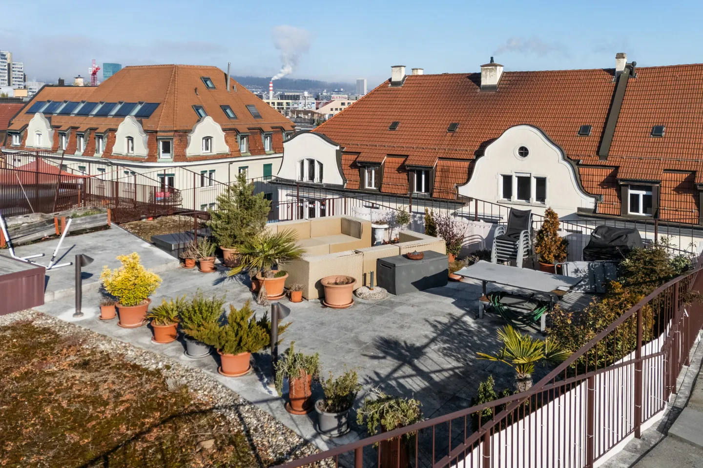 Unique Opportunity: Generous Commercial Space in the Heart of Wiedikon - Photo 21 of 25