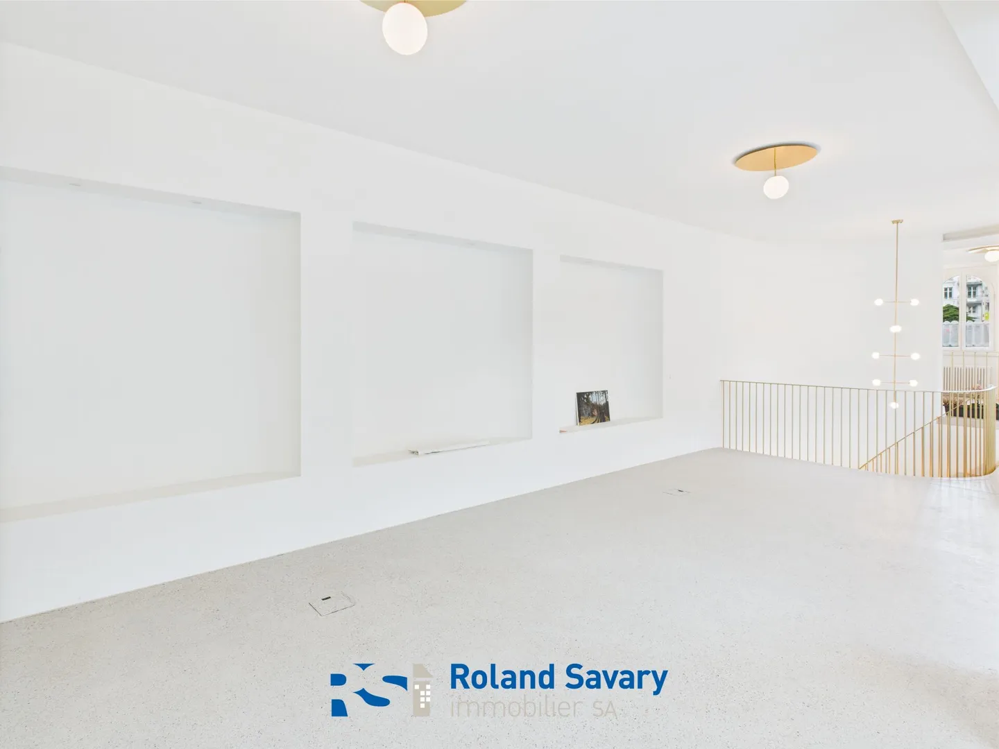 Local commercial + studio + appartement 2.5 pièces | Rendement brut estimé à +4,5 % - Foto 3 di 14