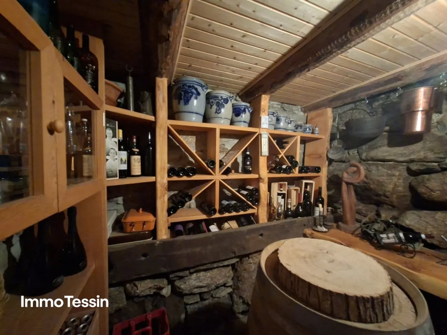 Rarità: Casa Walser originale con molto fascino e spazio in una posizione tranquilla e ben soleggiata con vista sulle montagne - Foto 8 di 13