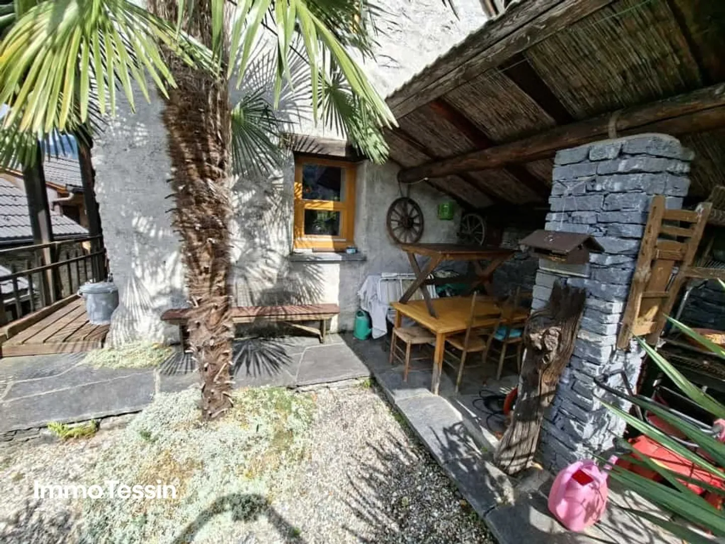 Rustico très confortable avec loggia et jardin dans un emplacement calme et ensoleillé avec vue sur la montagne - Photo 2 sur 13