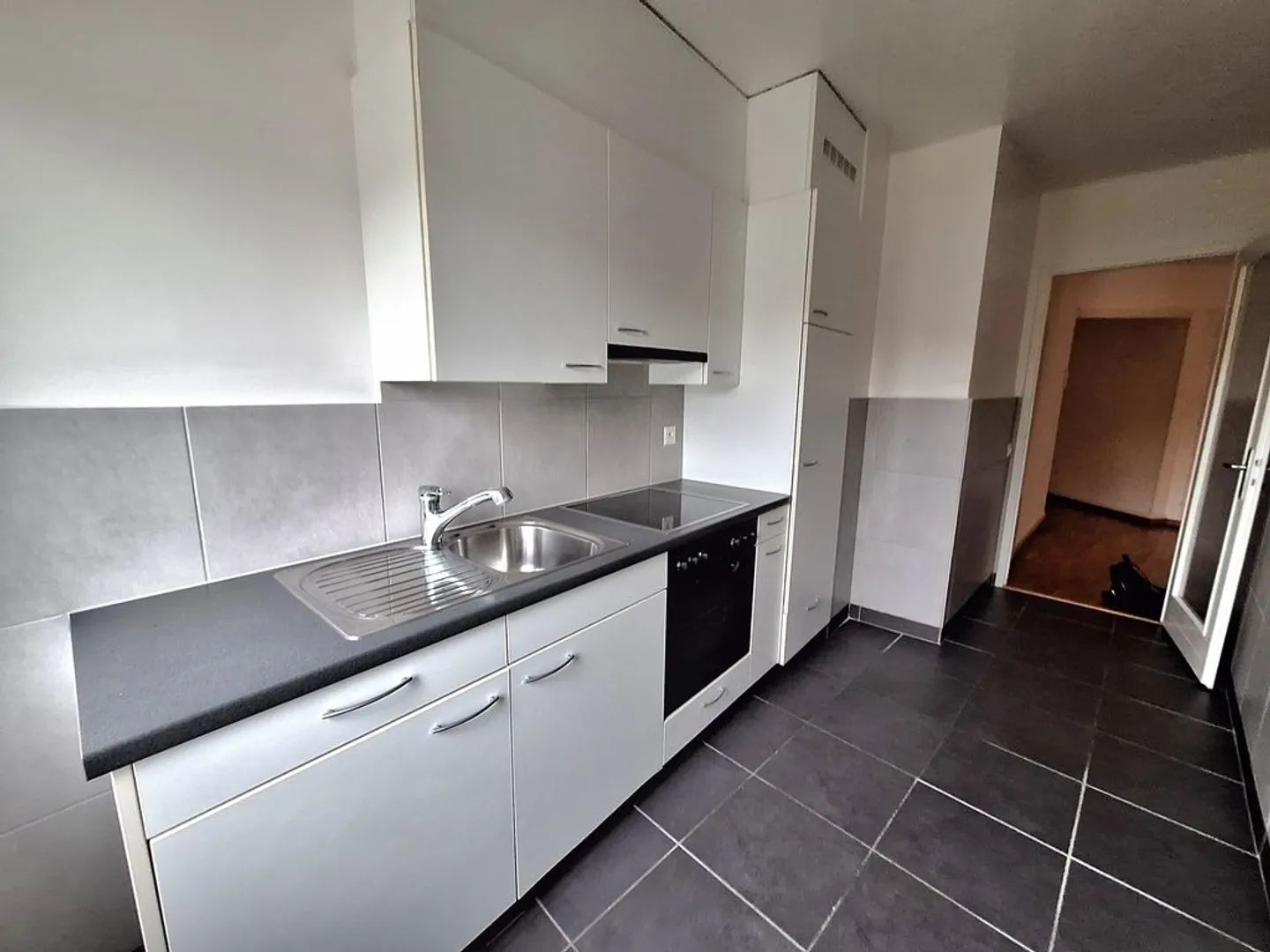 Beautiful Apartment in the City Center - Photo 5 of 7