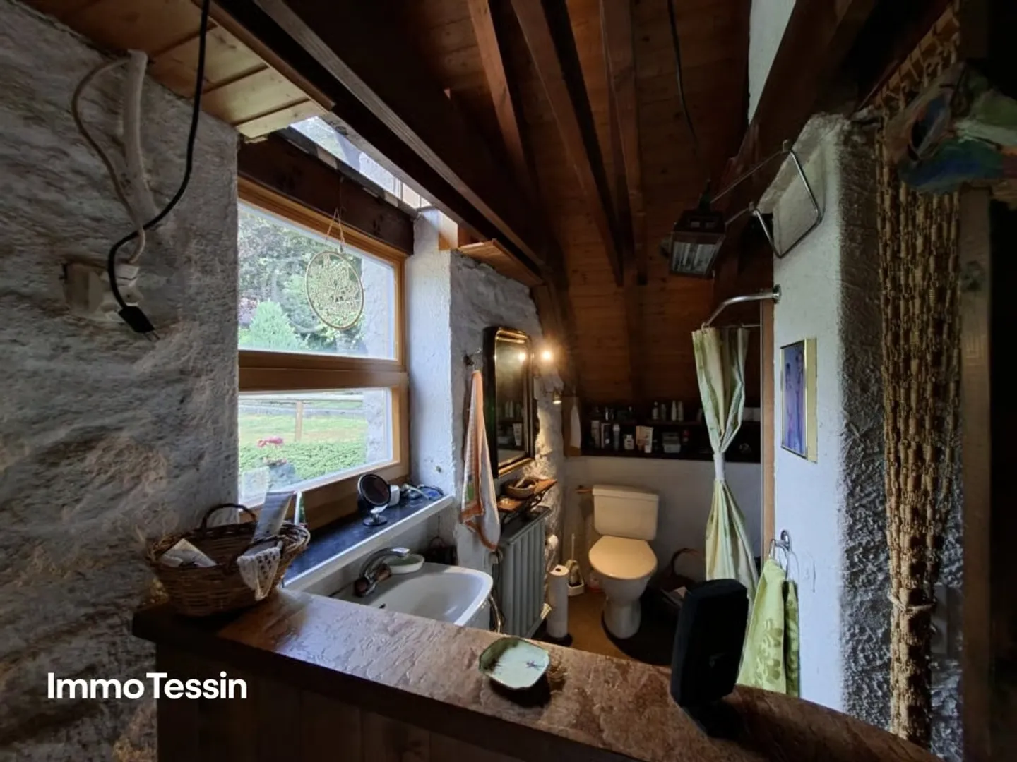 Rustico très confortable avec loggia et jardin dans un emplacement calme et ensoleillé avec vue sur la montagne - Photo 12 sur 13