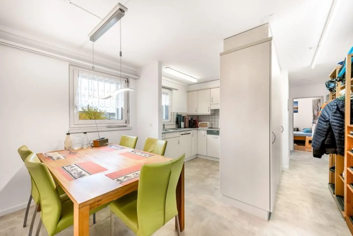 Mit fantastischer Aussicht hoch über Brugg - Ihr neues Zuhause! - Foto 3 von 9