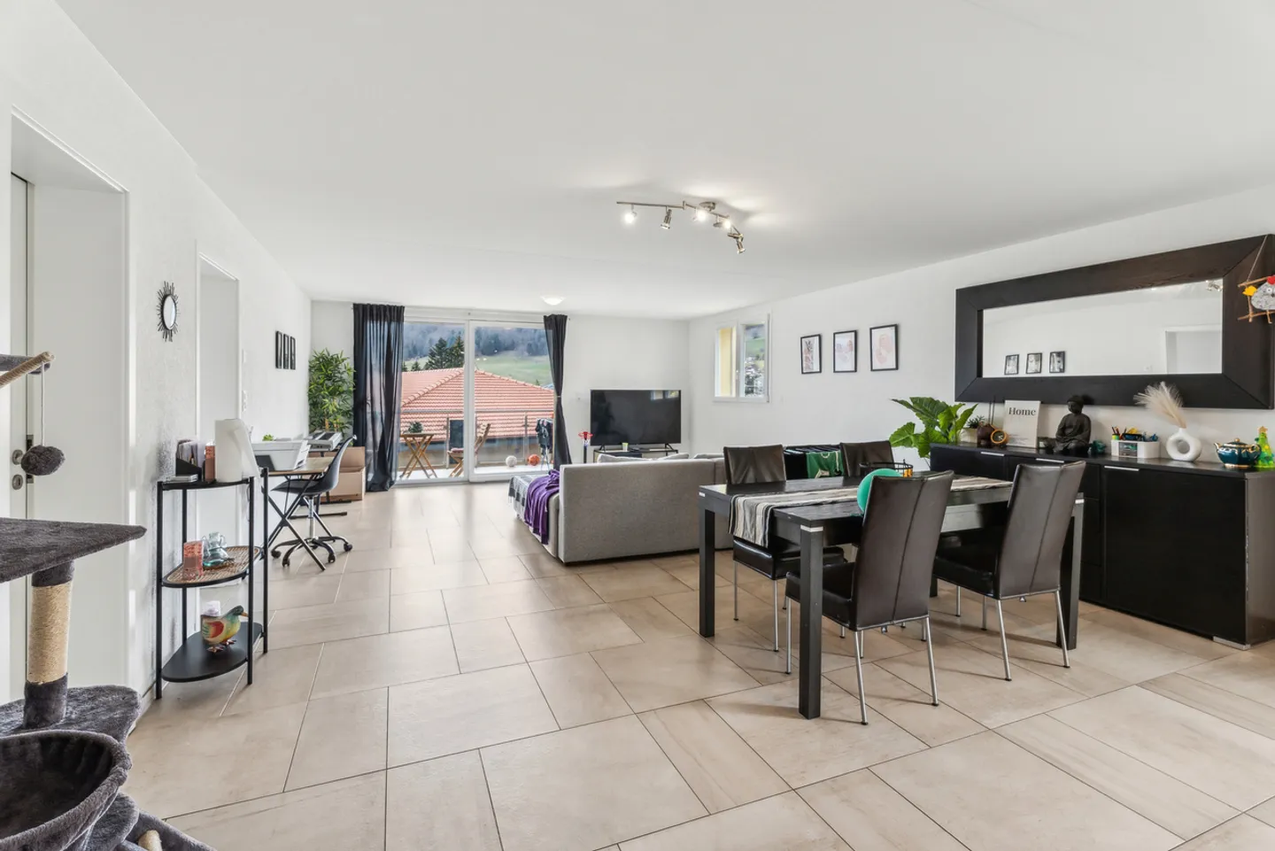 «Charme, Komfort und Bergblick – Herrliche 4.5-Zimmer-Wohnung zum Beschlagnahmen!» - Foto 4 von 9