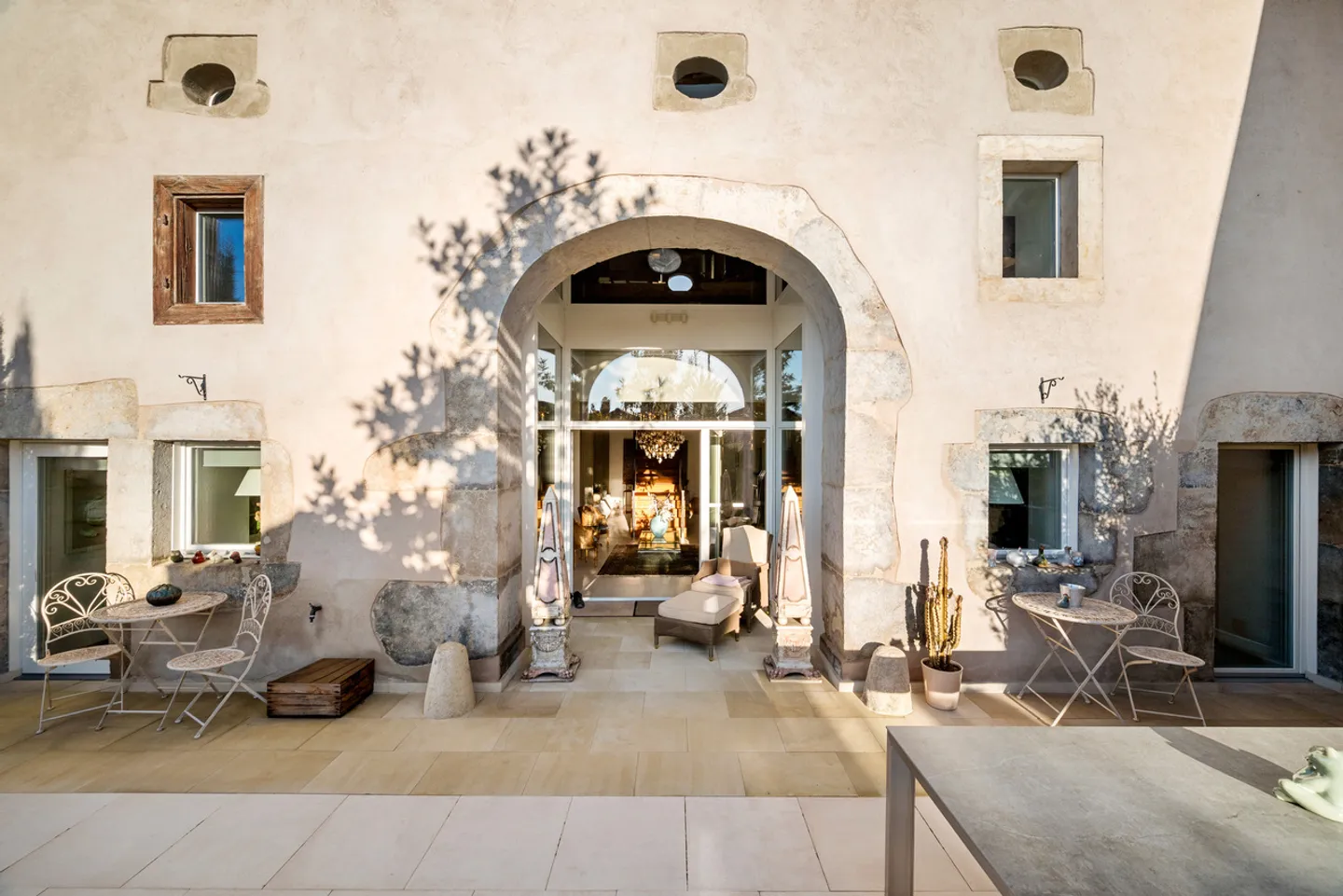 Magnificent family property in the heart of La Côte - Photo 1 of 11