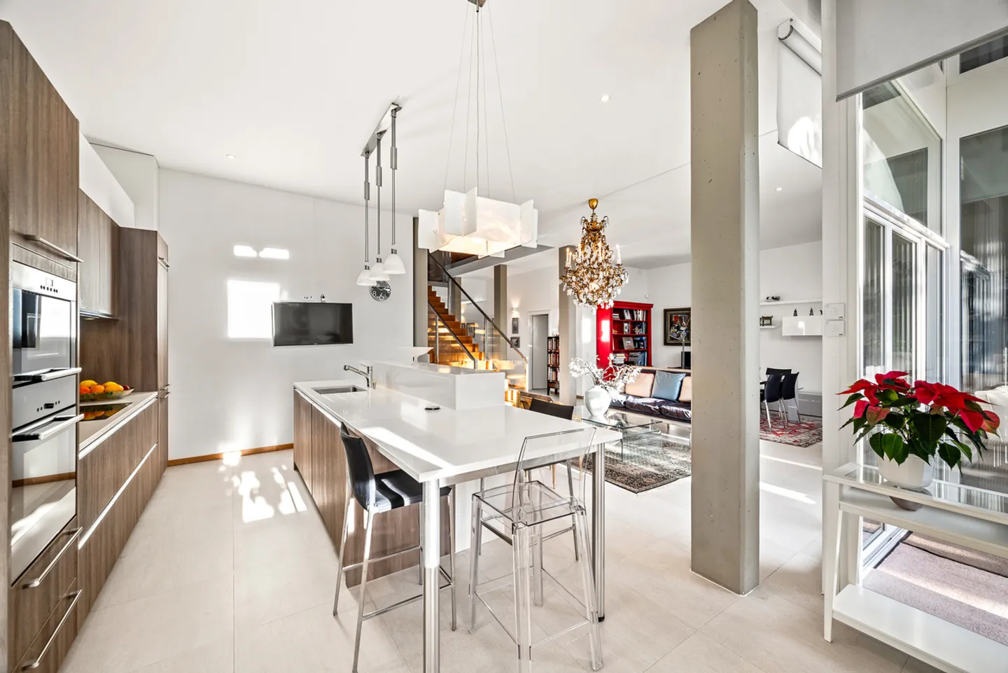 Magnificent family property in the heart of La Côte - Photo 8 of 11