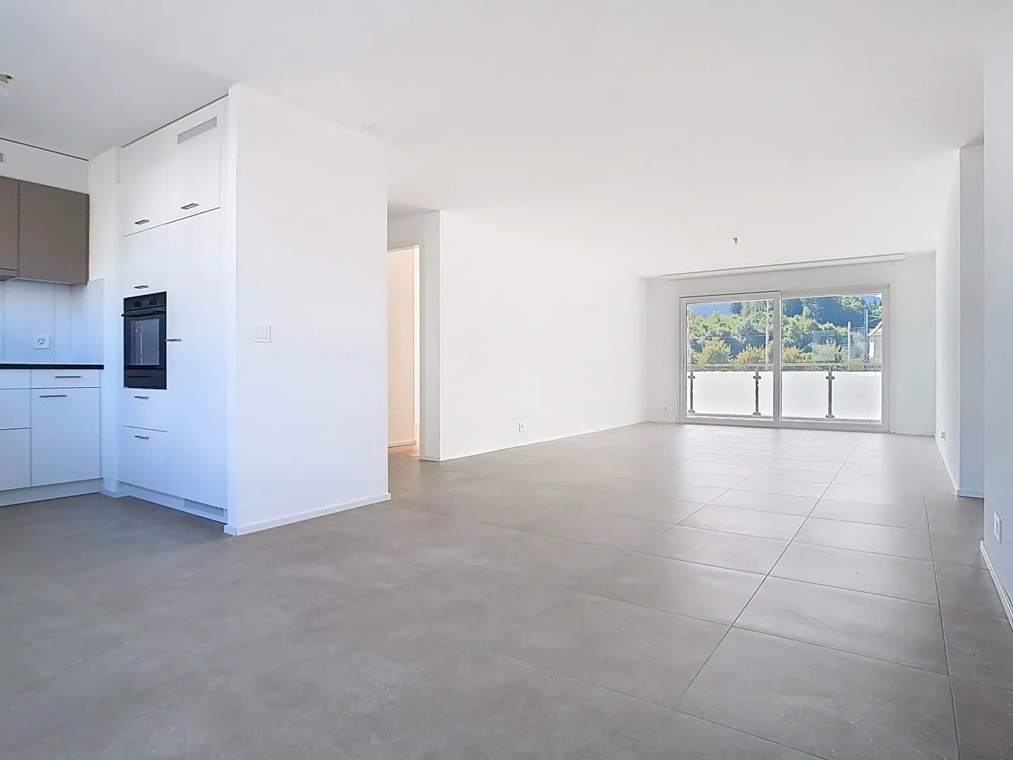 4.5 Room Apartment - Photo 4 of 12