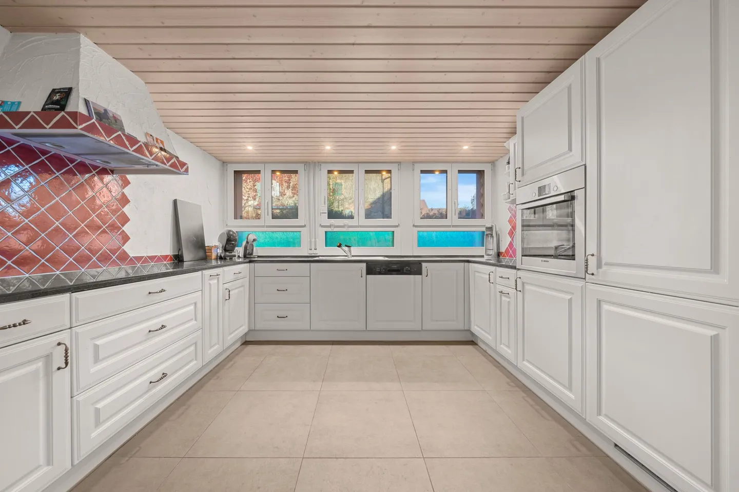 Spacious duplex fully renovated with large outdoor terrace - Photo 2 of 9