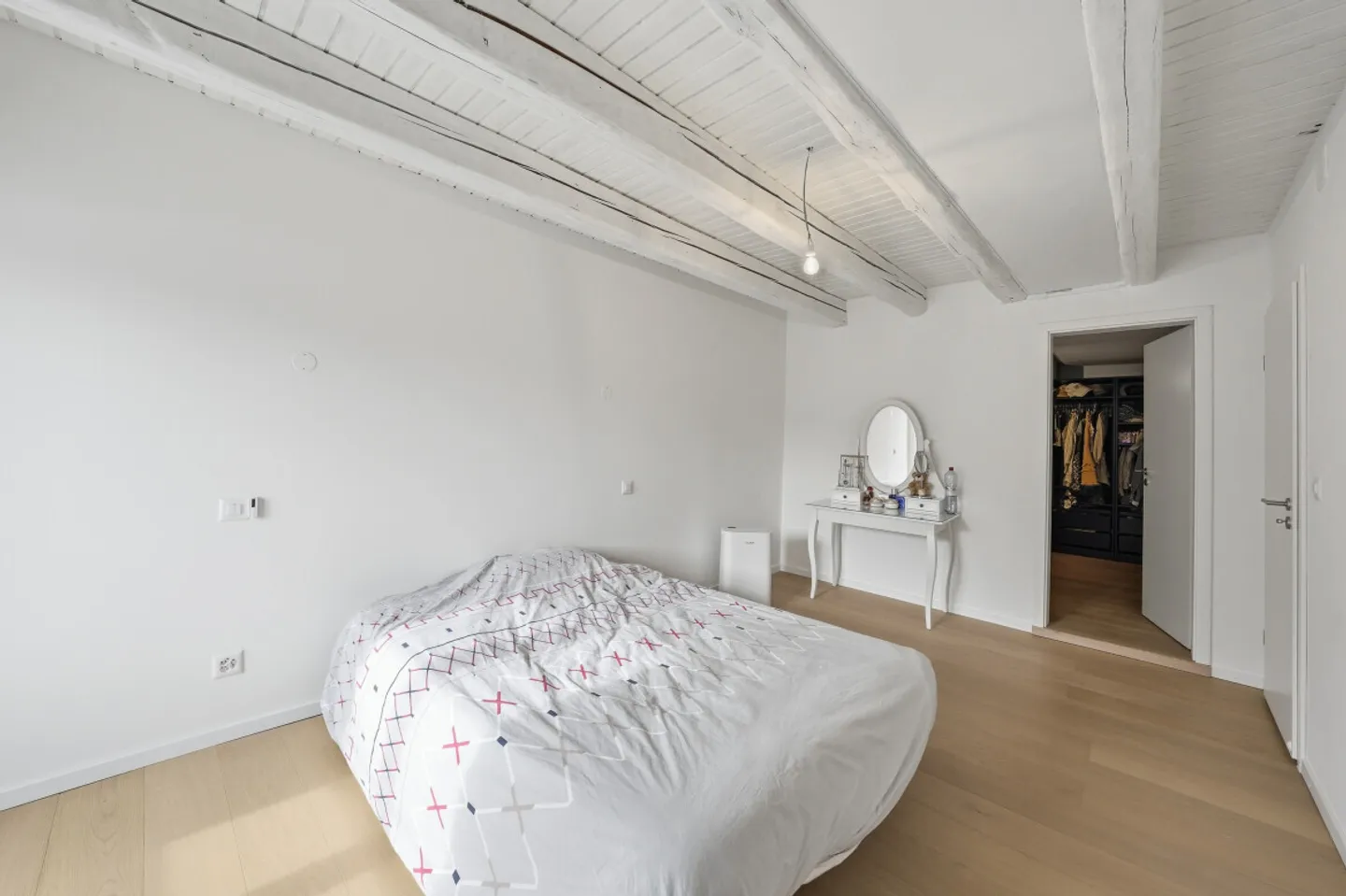 CHARM OF THE RENOVATED OLD - Photo 8 of 13