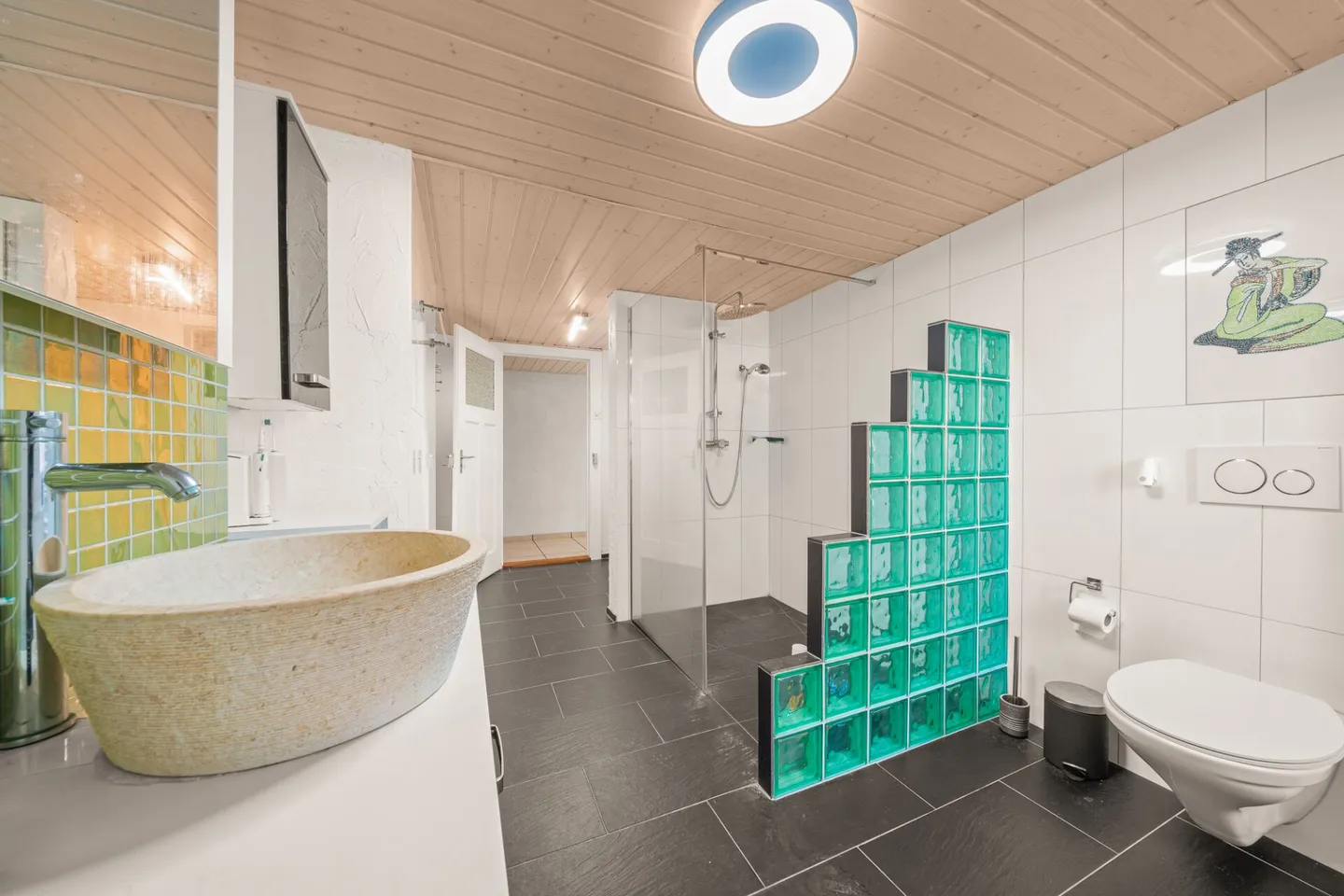 Spacious duplex fully renovated with large outdoor terrace - Photo 7 of 9