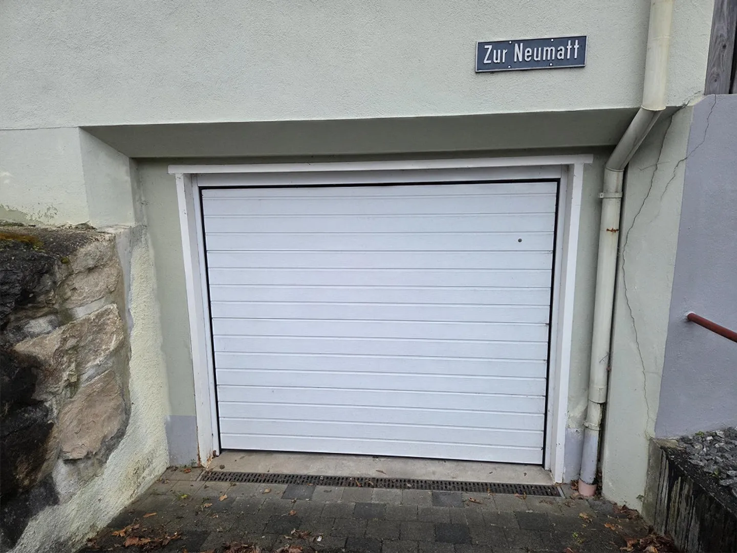 Garage central près de la gare - Photo 1 sur 4