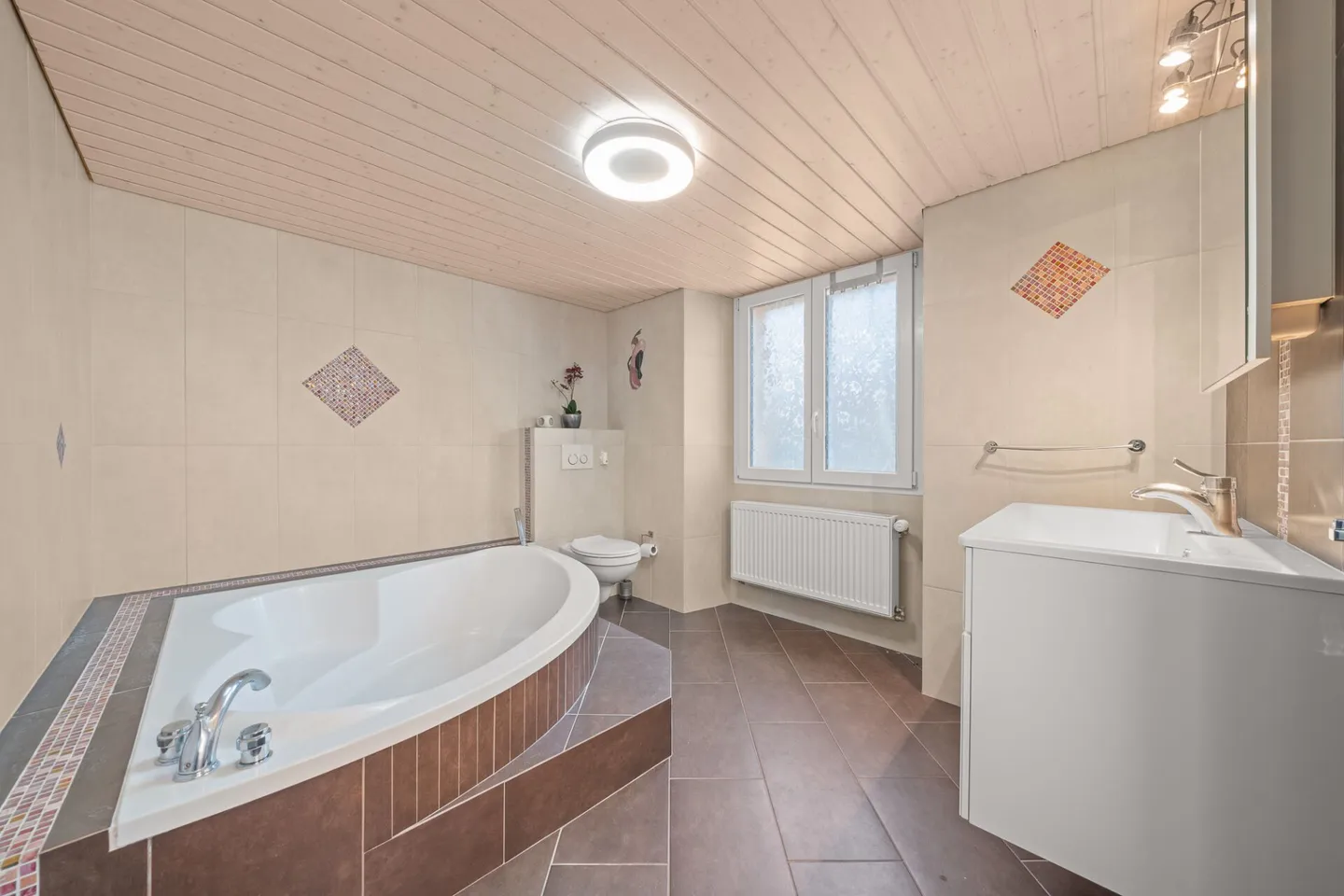 Spacious duplex fully renovated with large outdoor terrace - Photo 8 of 9