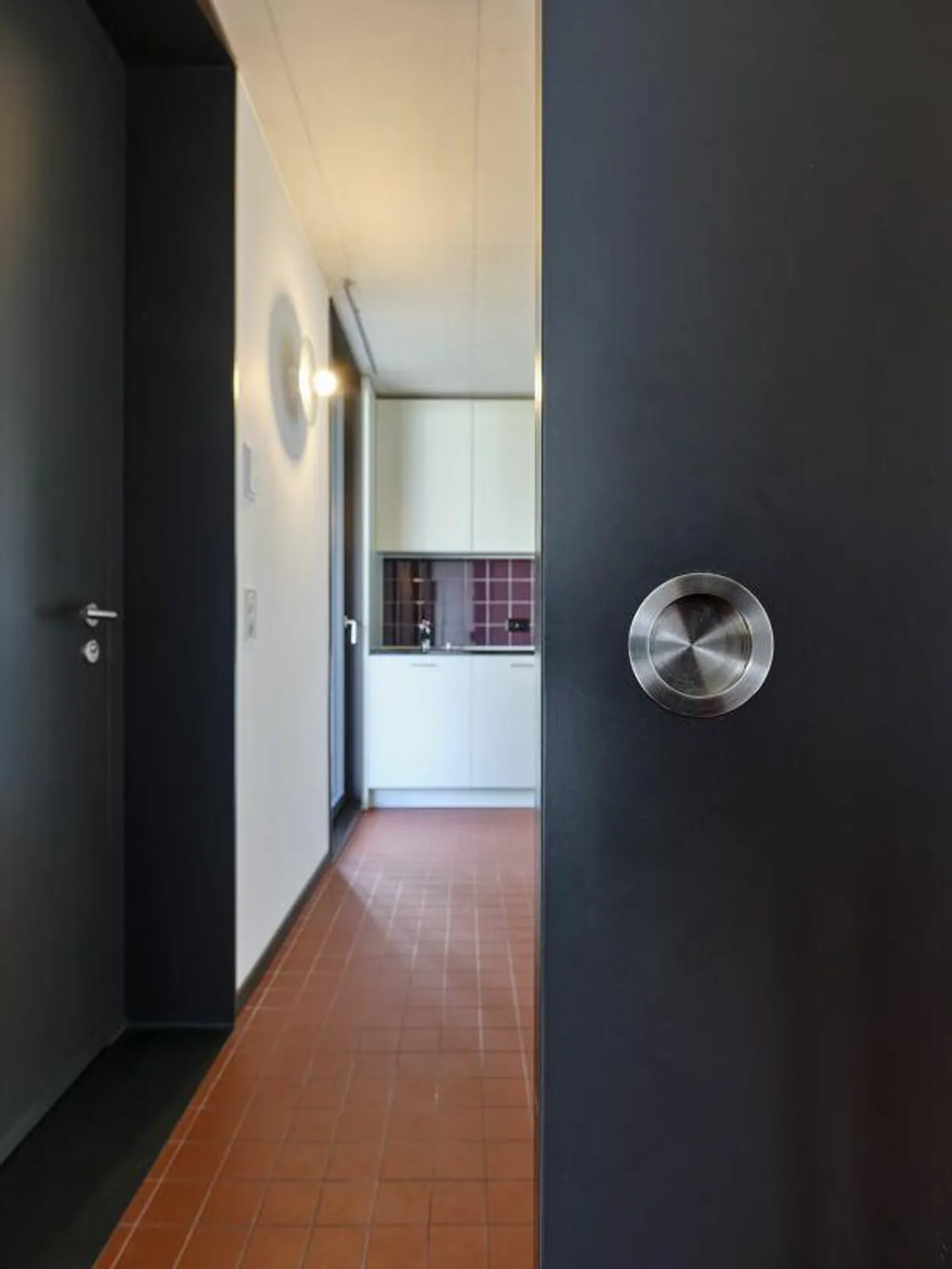 Bright 2.5-room apartment on the 3rd floor looking for new tenants - Photo 10 of 11