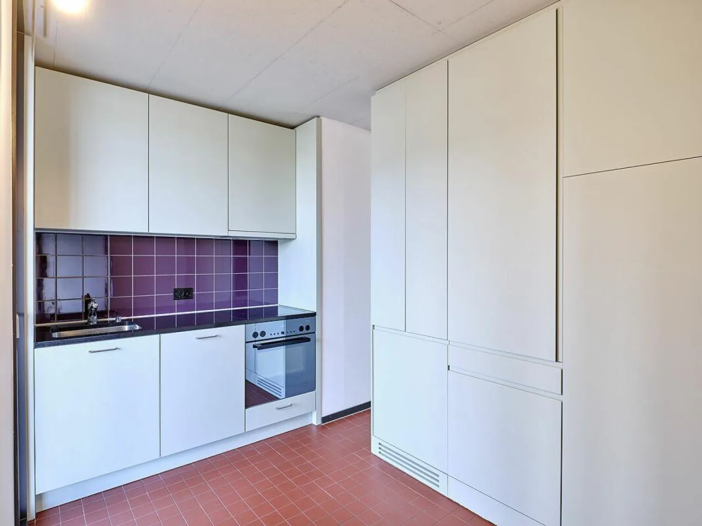 Bright 2.5-room apartment on the 3rd floor looking for new tenants - Photo 2 of 11