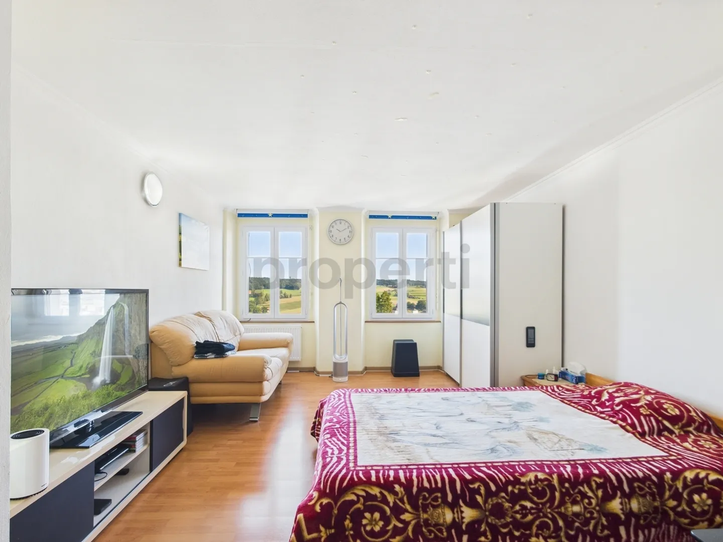 Large historic house renovated in the center of Romont - ideal for living or investment - Photo 6 of 13