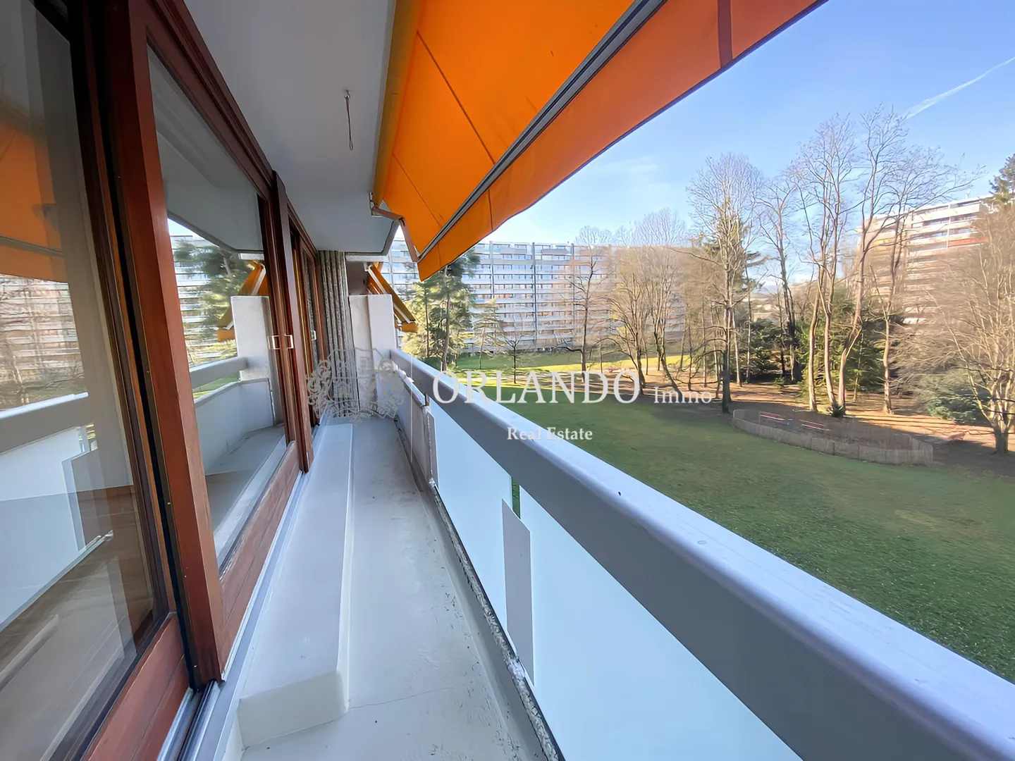 Spacious Apartment with Balconies - Photo 10 of 10