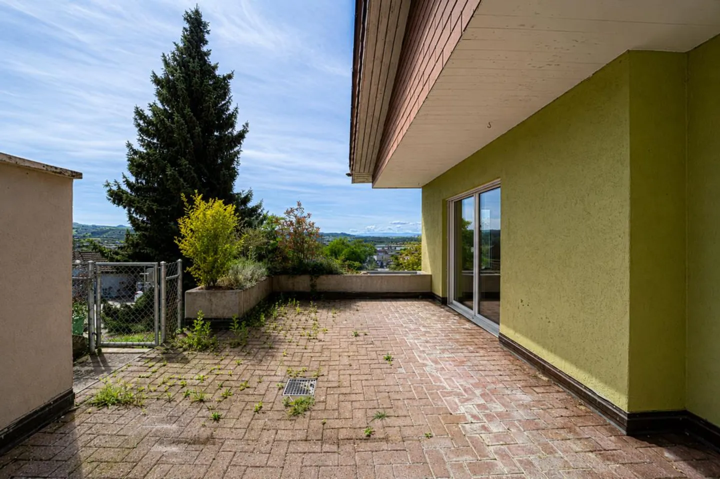 Vivre avec une vue : Charmante maison individuelle en position élevée - Photo 10 sur 13