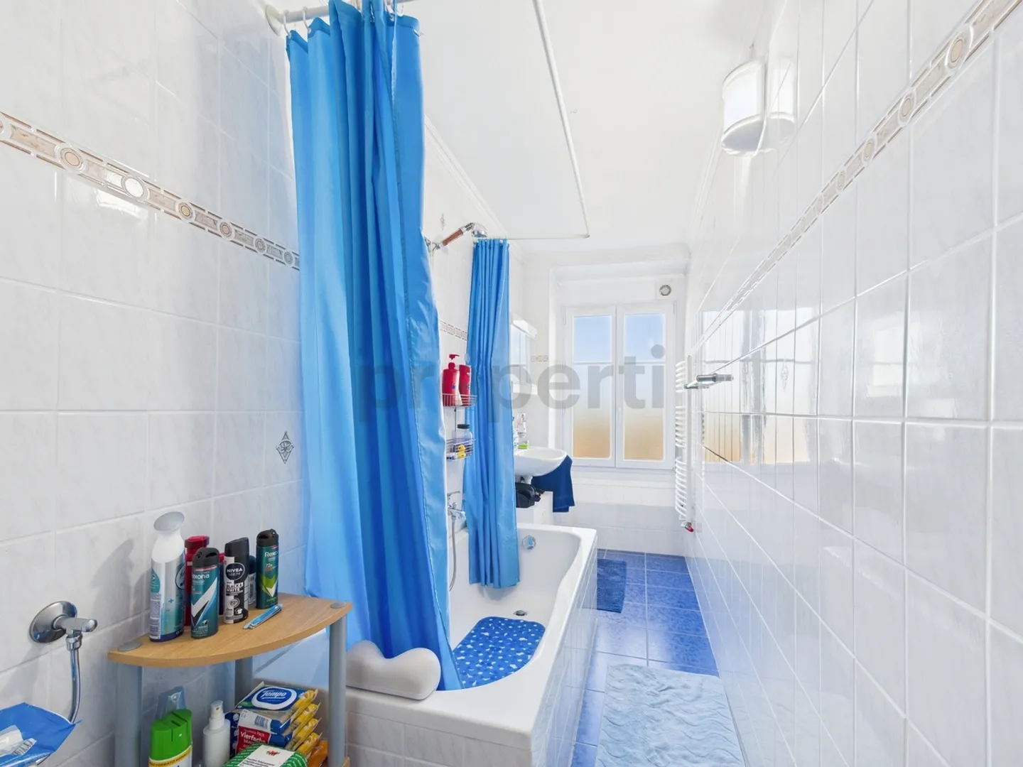 Large historic house renovated in the center of Romont - ideal for living or investment - Photo 10 of 13